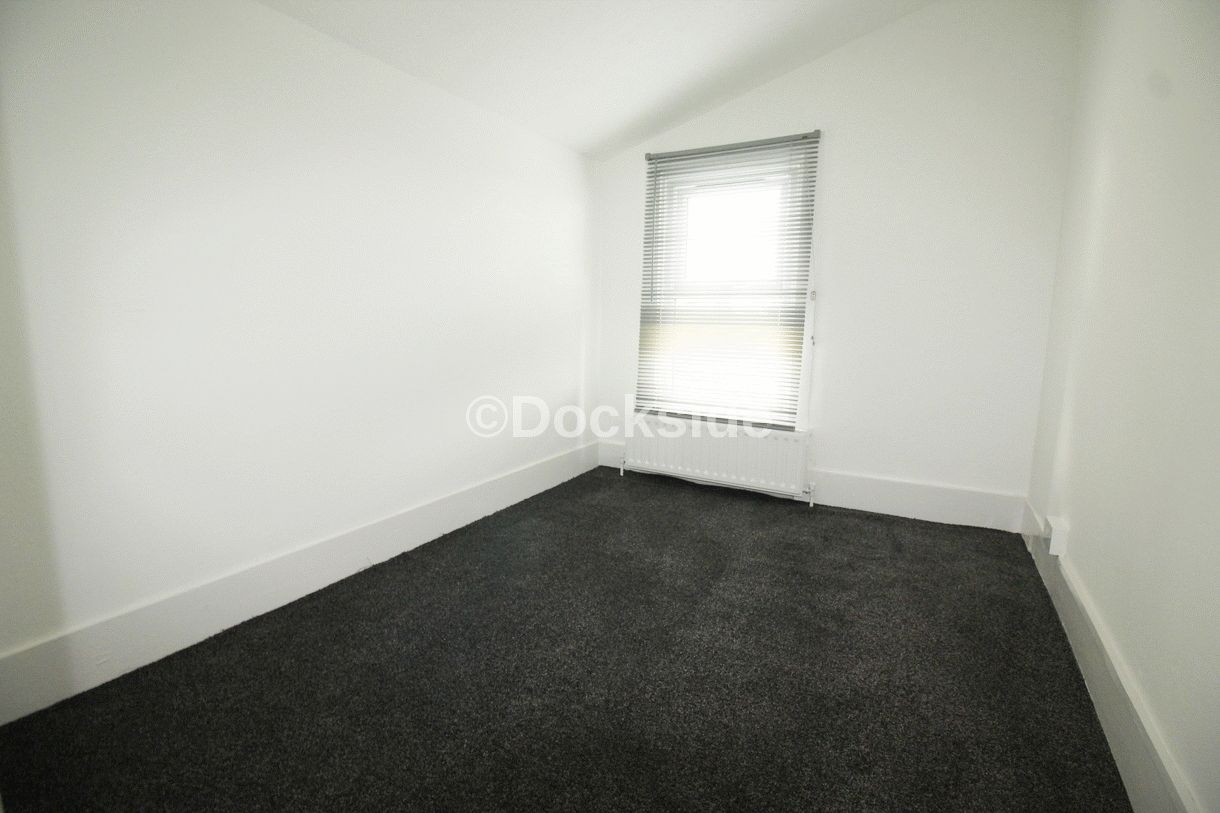 3 bed house to rent in Glencoe Road, Chatham  - Property Image 8