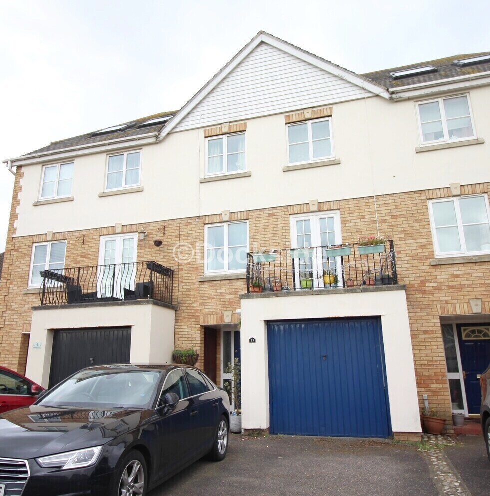 5 bed house to rent in Willowherb Close, Chatham 0