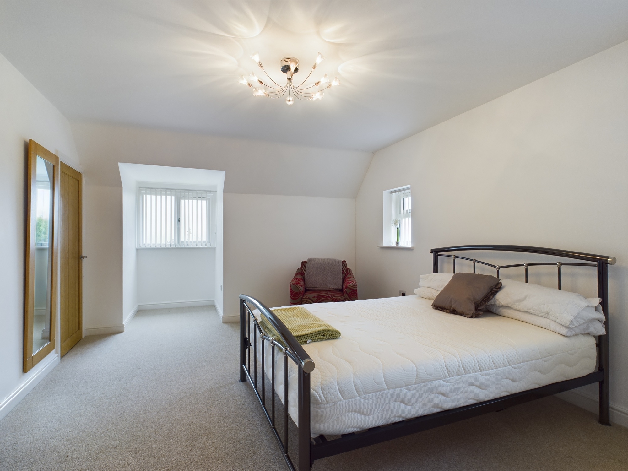 6 bed for sale in Capstone Ridge, Gillingham  - Property Image 7