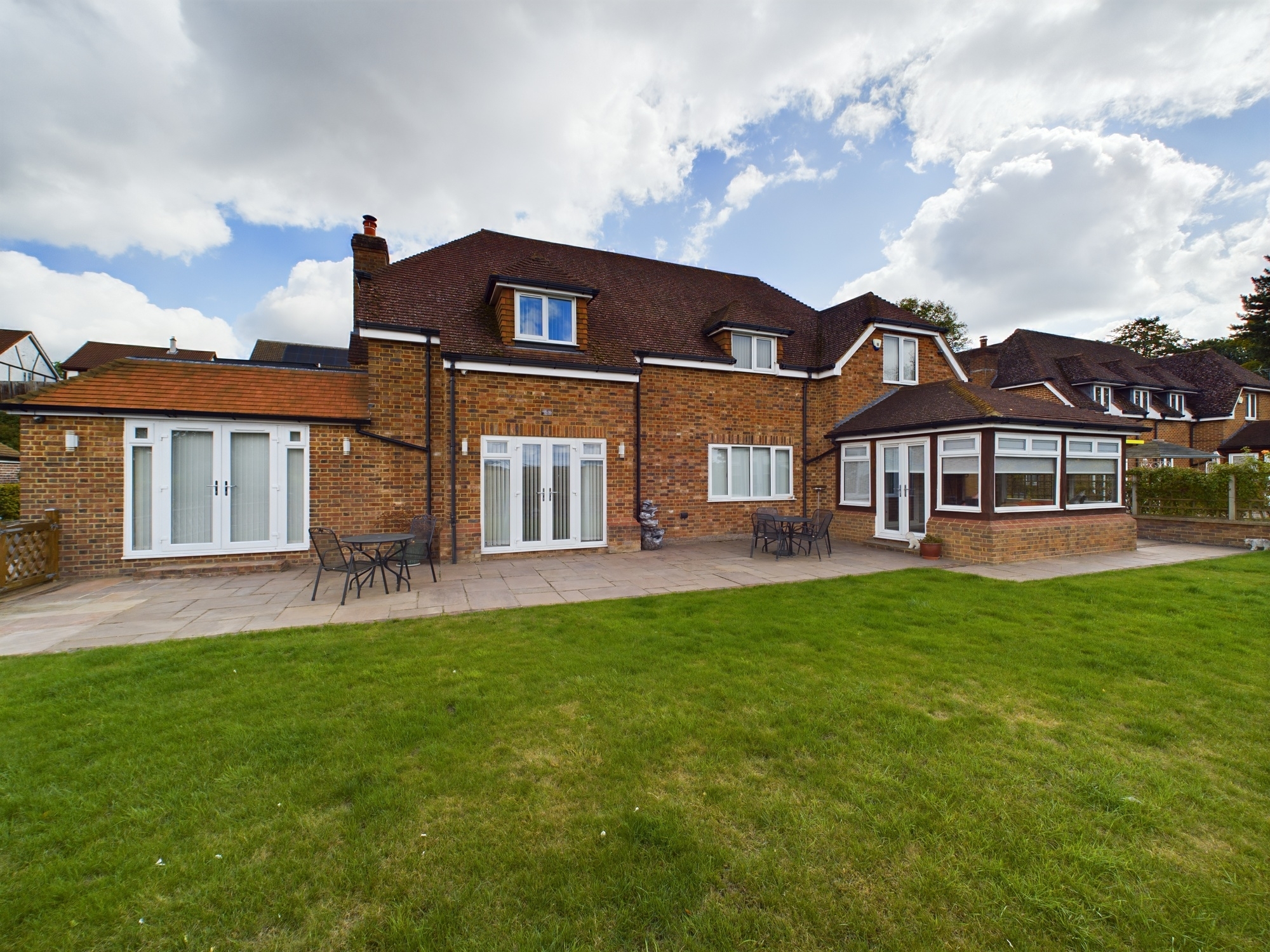 6 bed for sale in Capstone Ridge, Gillingham  - Property Image 3