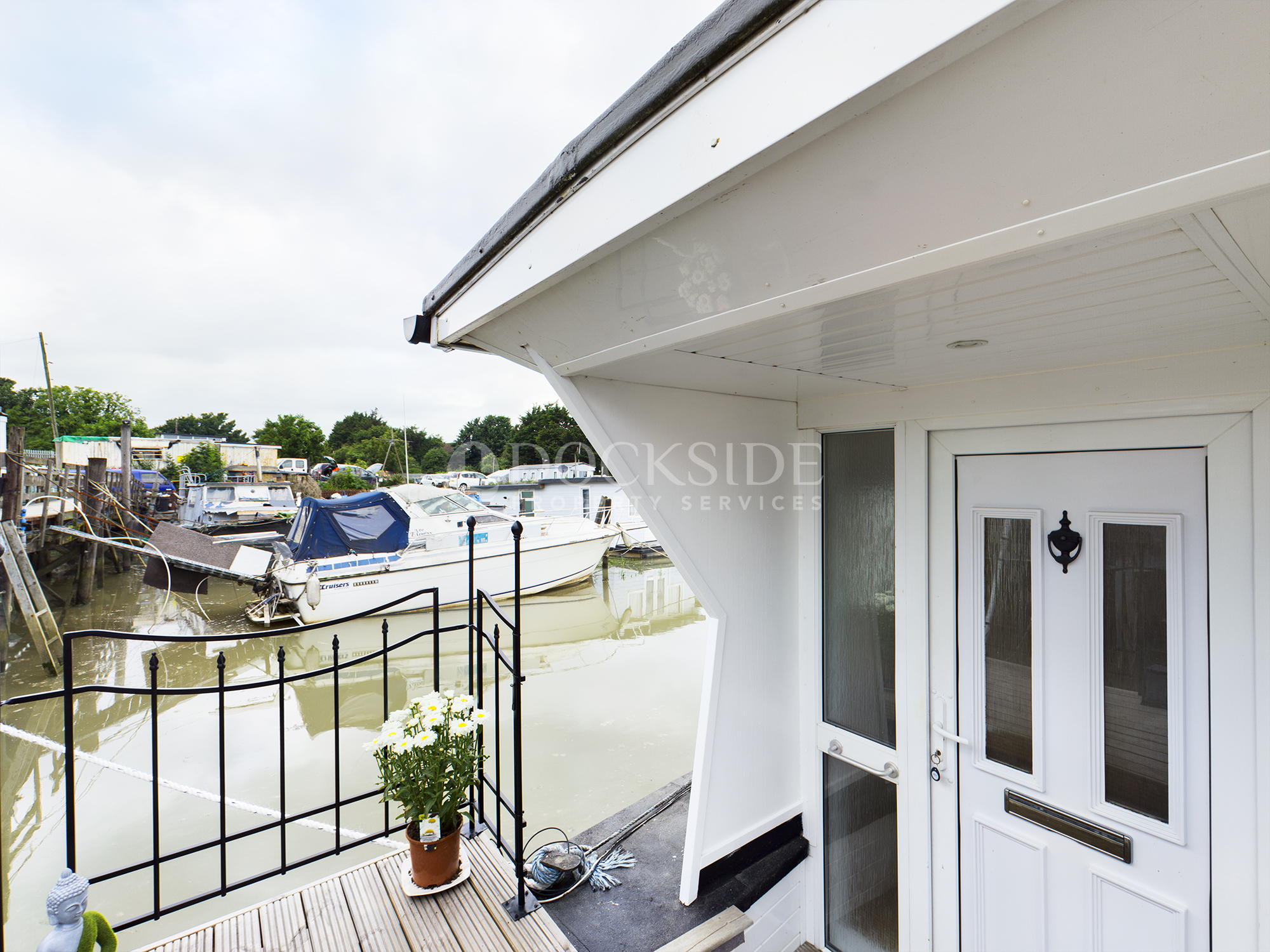 1 bed house boat for sale in Knight Road, Rochester 10