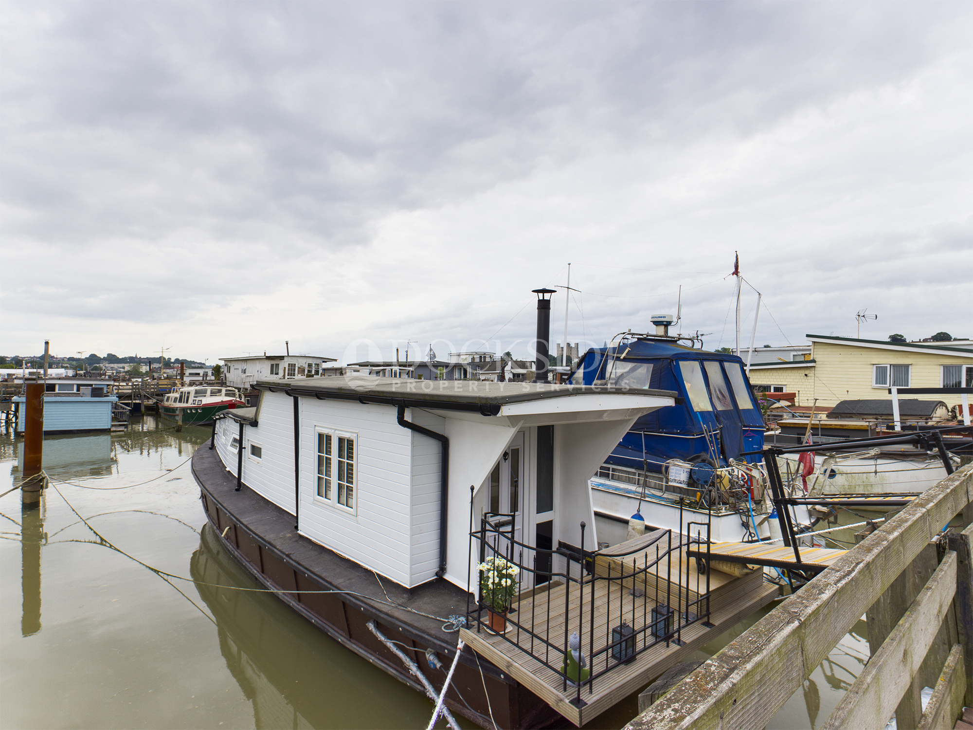 1 bed house boat for sale in Knight Road, Rochester 4
