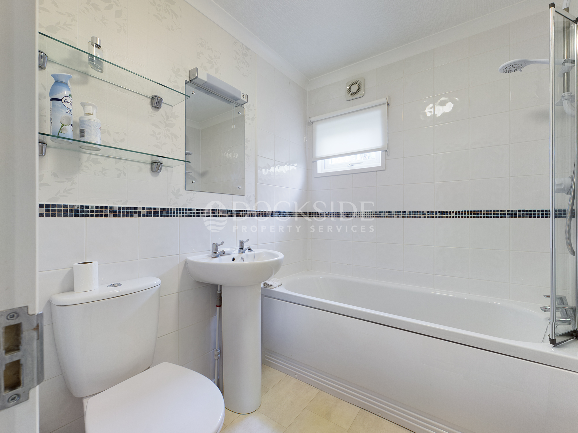 2 bed park home for sale in Vicarage Lane, Rochester  - Property Image 5