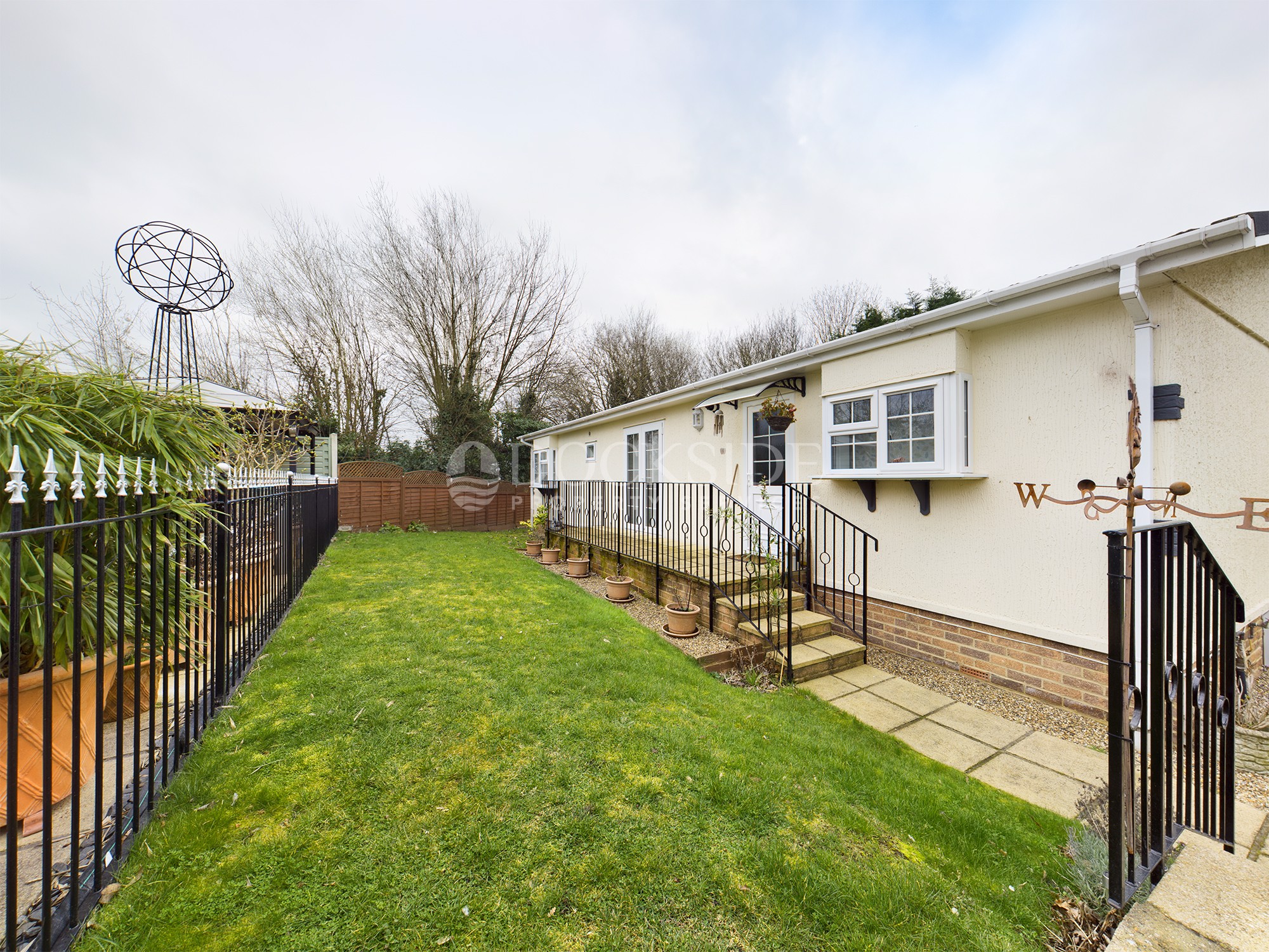 2 bed park home for sale in Vicarage Lane, Rochester 8