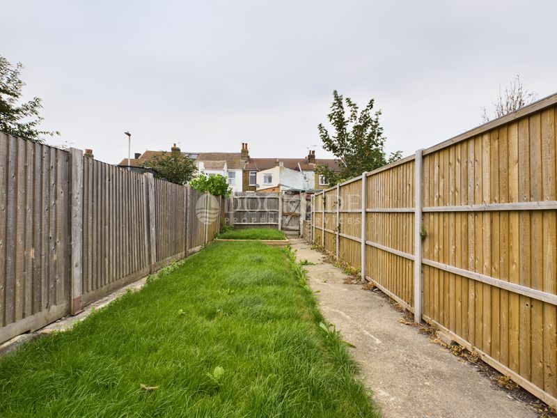 2 bed house for sale in James Street, Sheerness  - Property Image 4