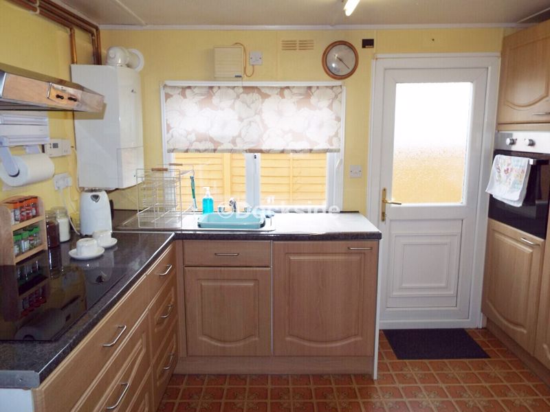 3 bed park home for sale in Vicarage Lane, Rochester 2