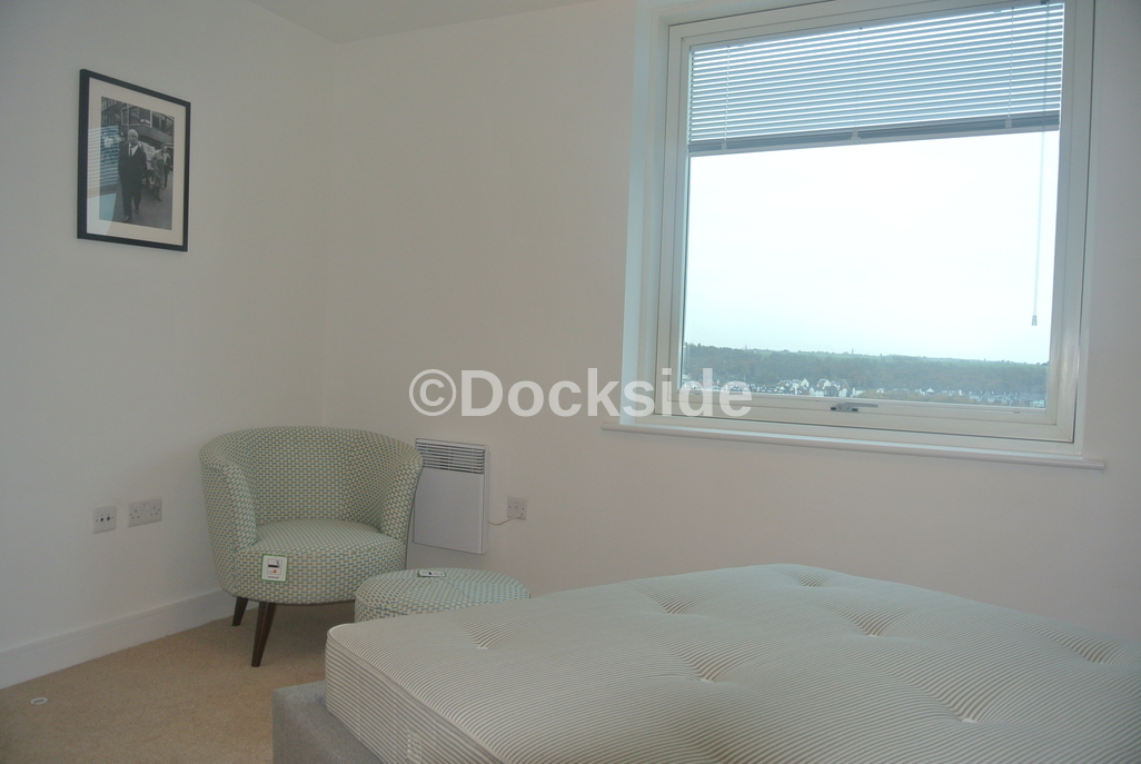 2 bed for sale in Dock Head Road, Chatham  - Property Image 5
