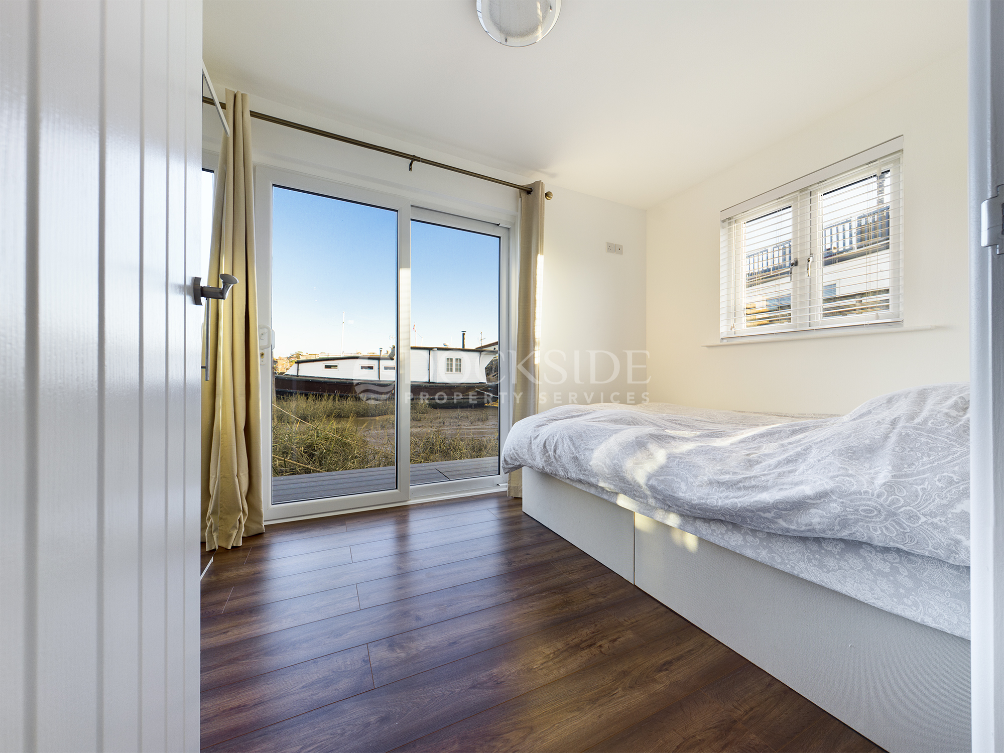 2 bed house boat for sale in Castle View  Marina, Rochester - Property Image 1