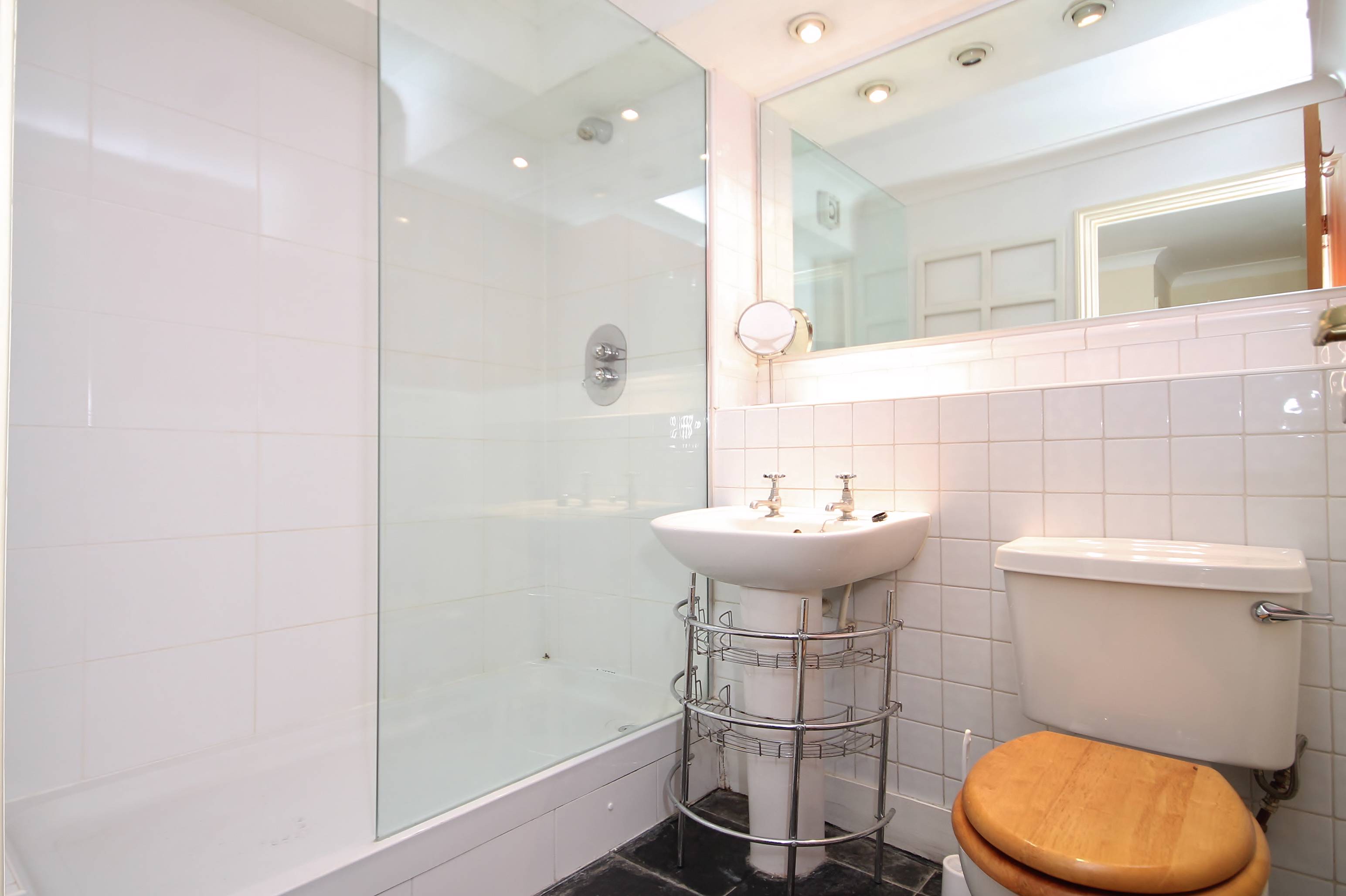 1 bed flat to rent in Burrells Wharf Square, London  - Property Image 6