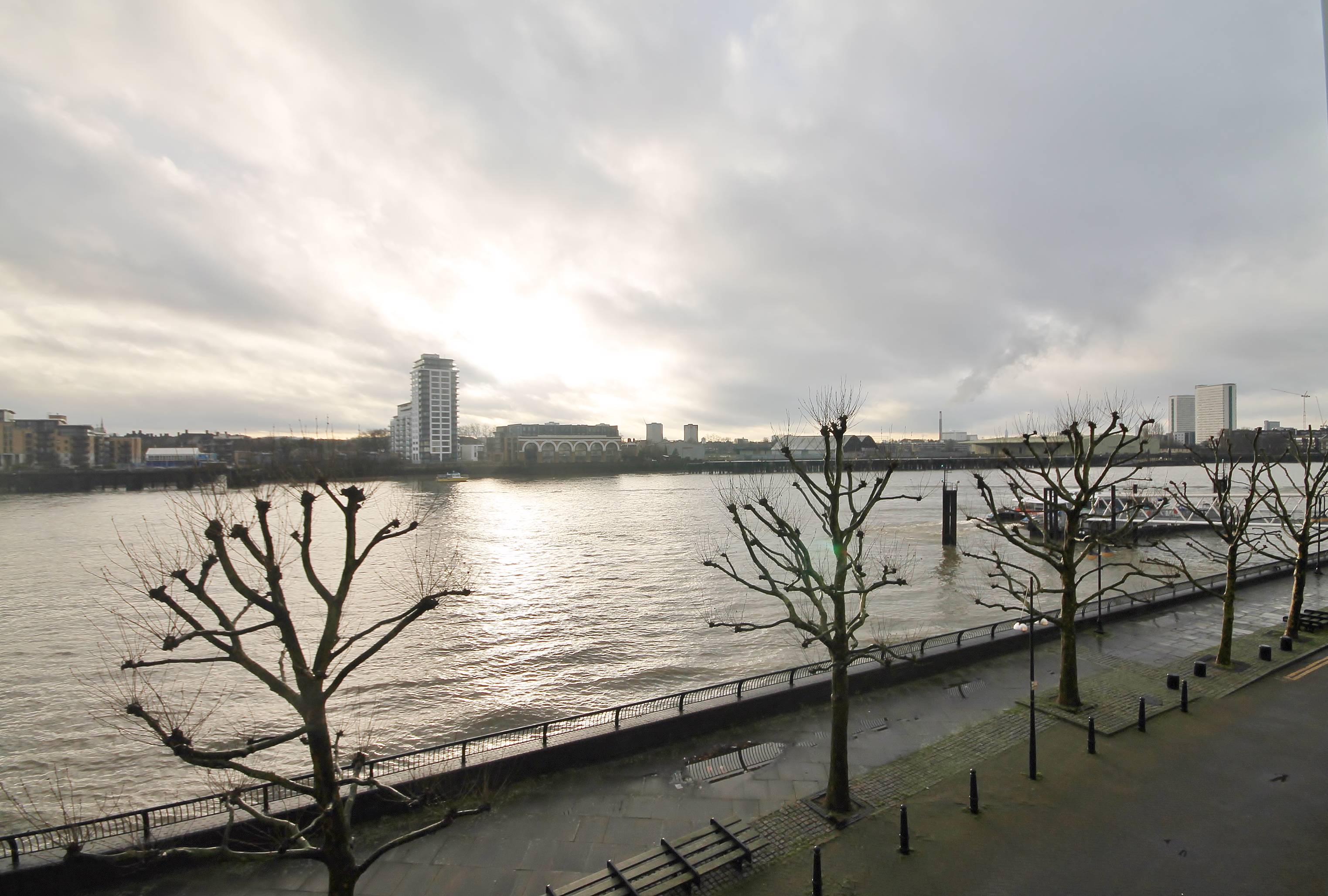1 bed flat to rent in Burrells Wharf Square, London, E14 
