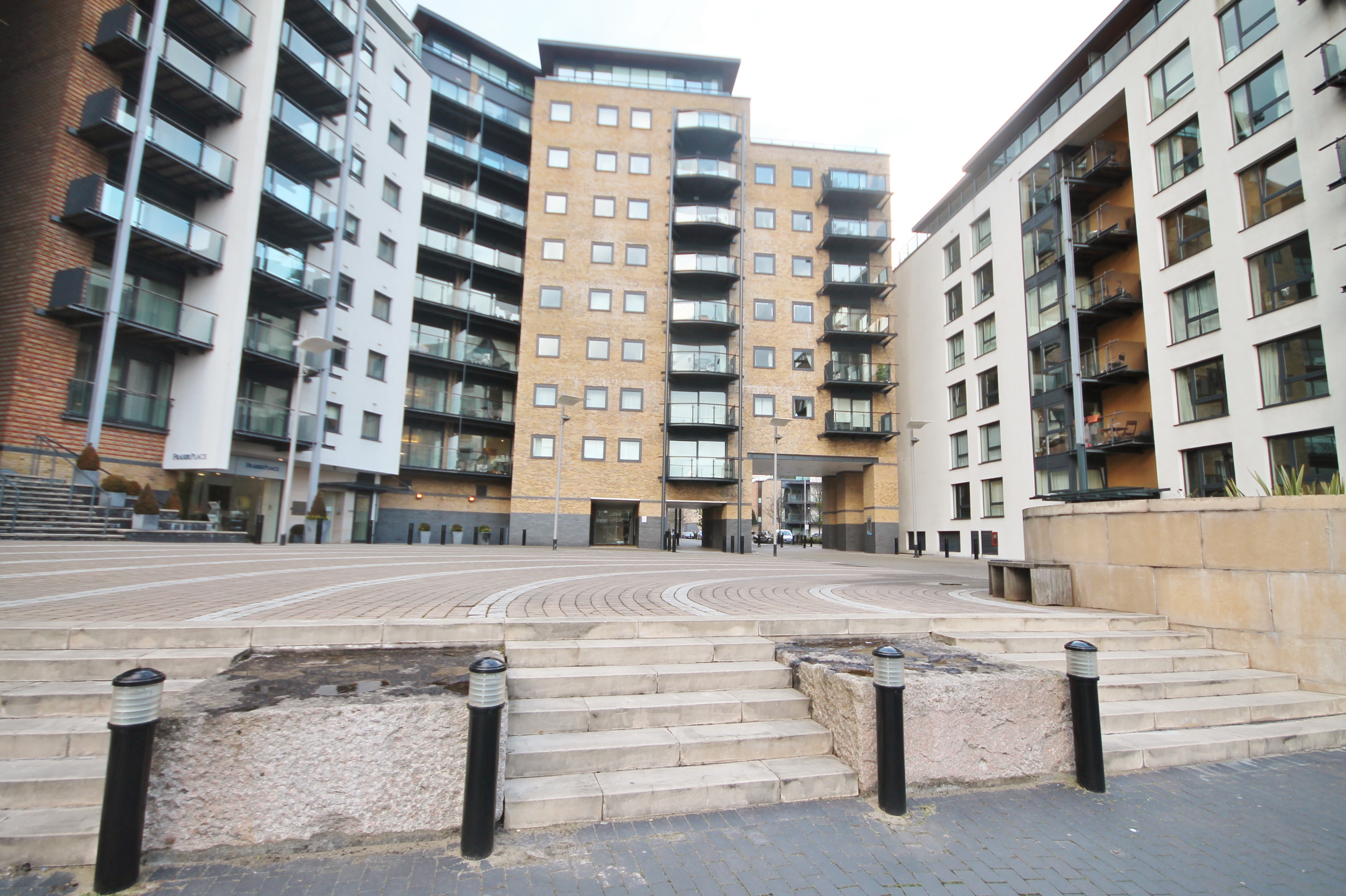 2 bed flat to rent in Boardwalk Place, London 8