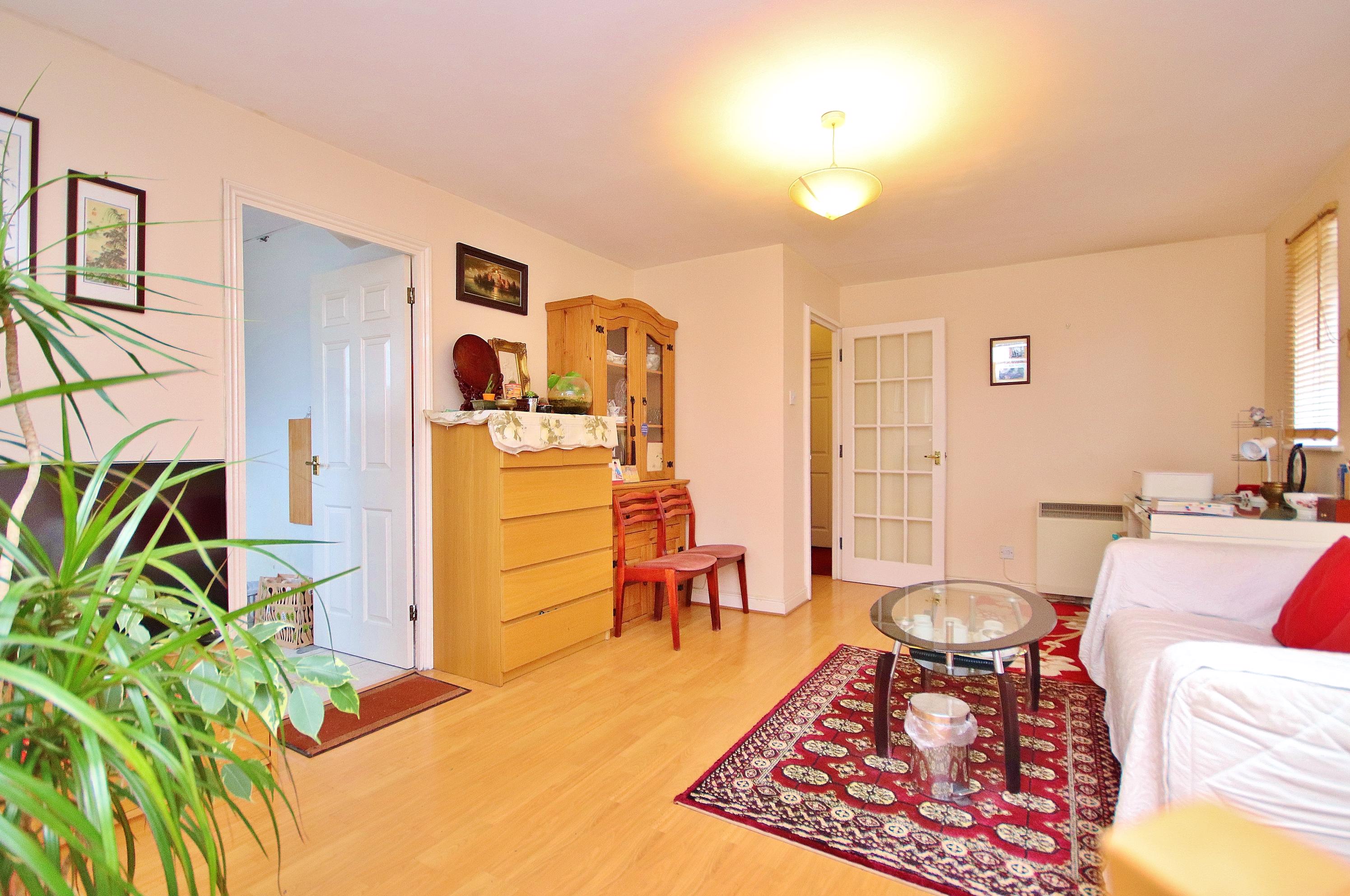 1 bed flat to rent in Wheat Sheaf Close, London  - Property Image 2