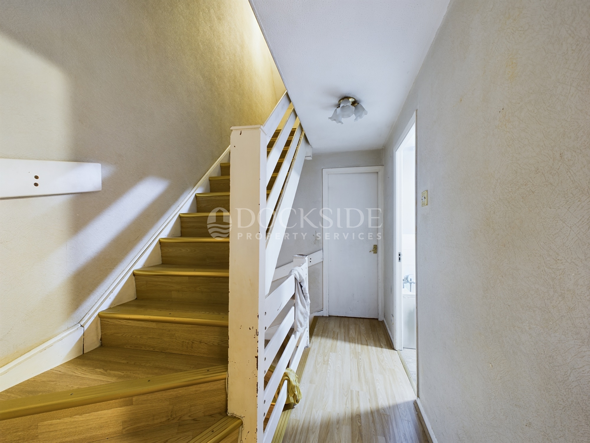 3 bed house for sale in Emerald Close, London  - Property Image 8