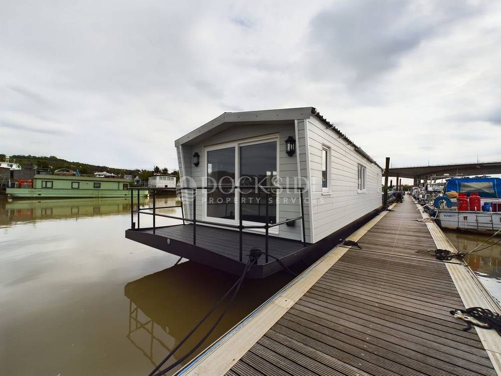 1 bed house boat for sale in Manor Lane, Rochester, ME1 