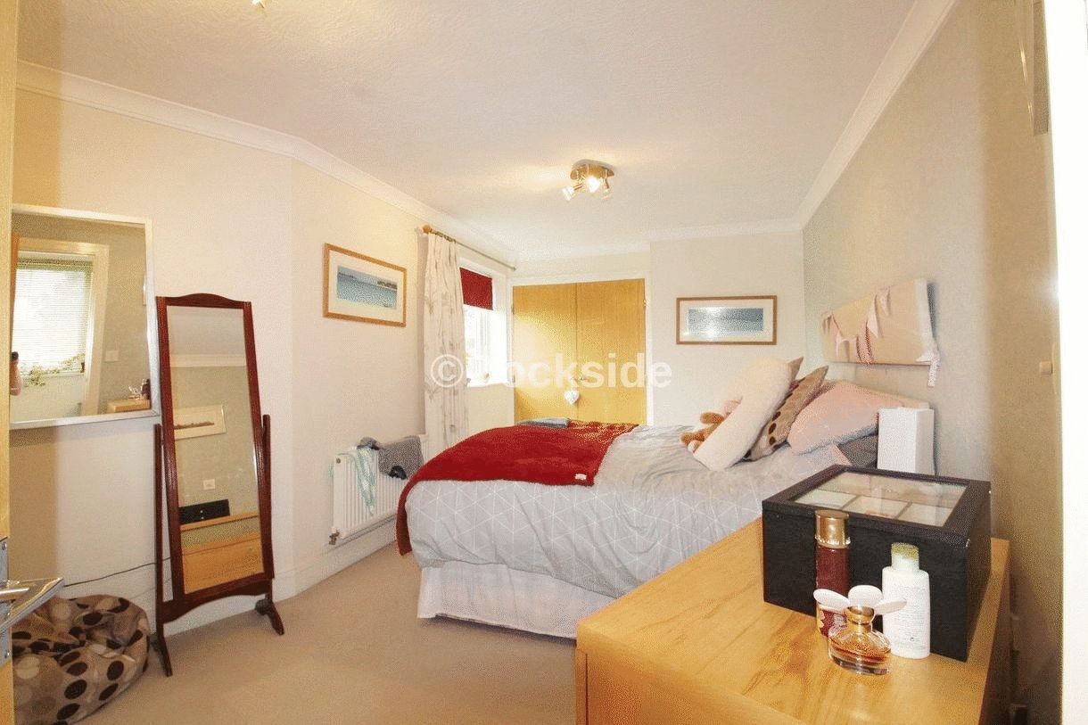 3 bed to rent in Rivermead, Chatham  - Property Image 9