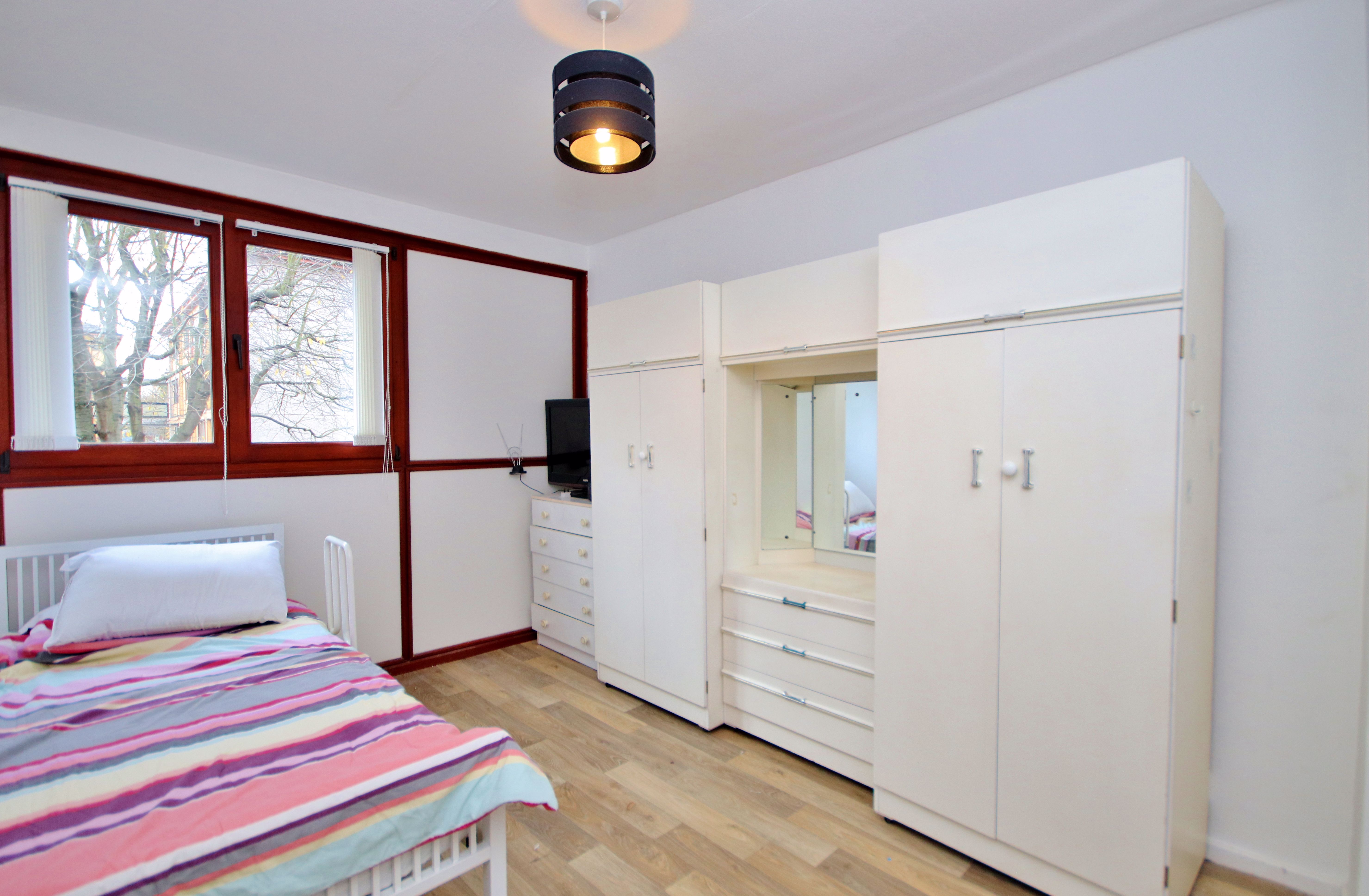 3 bed for sale in Salford House, London 7
