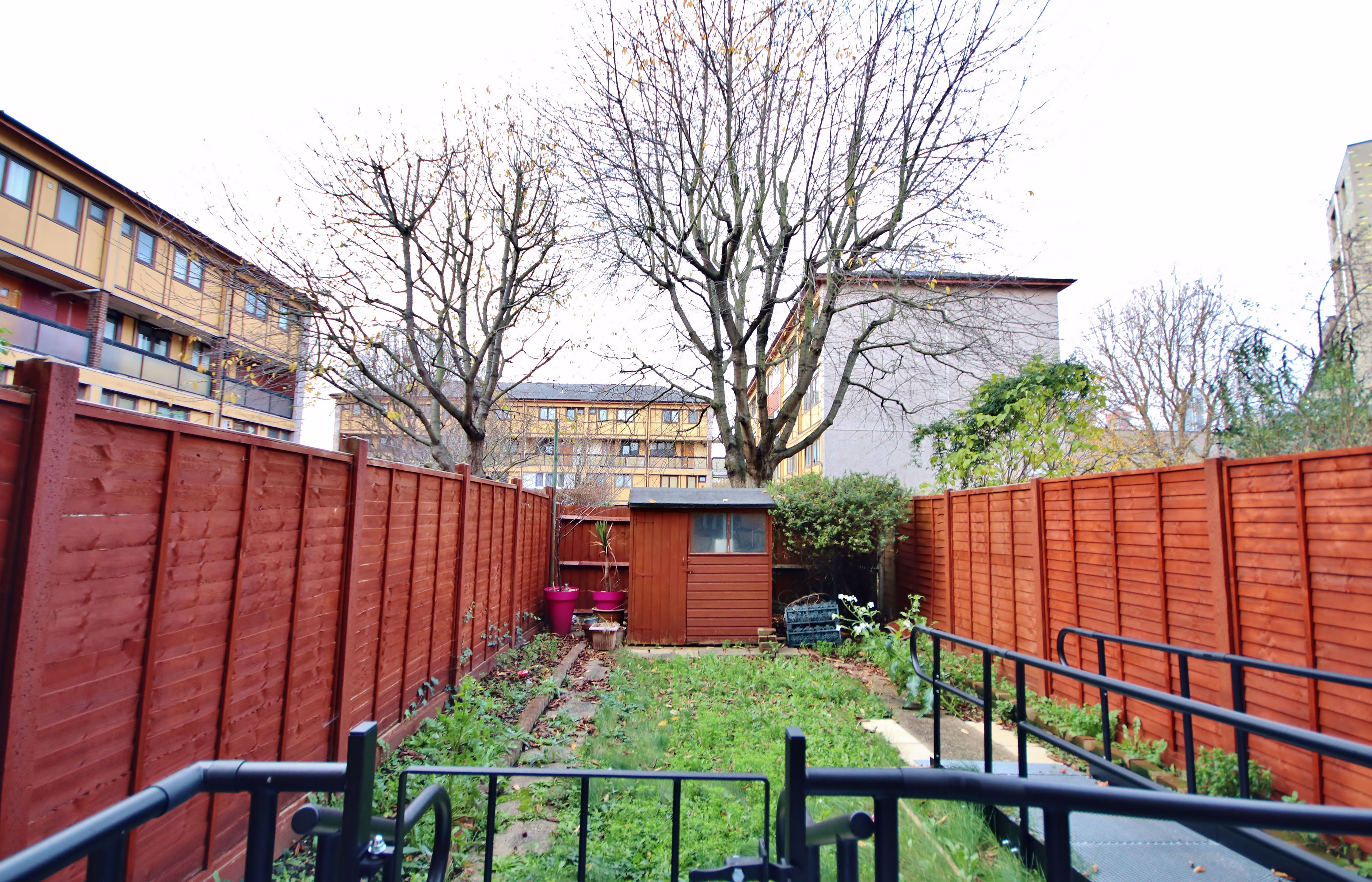 3 bed for sale in Salford House, London  - Property Image 4