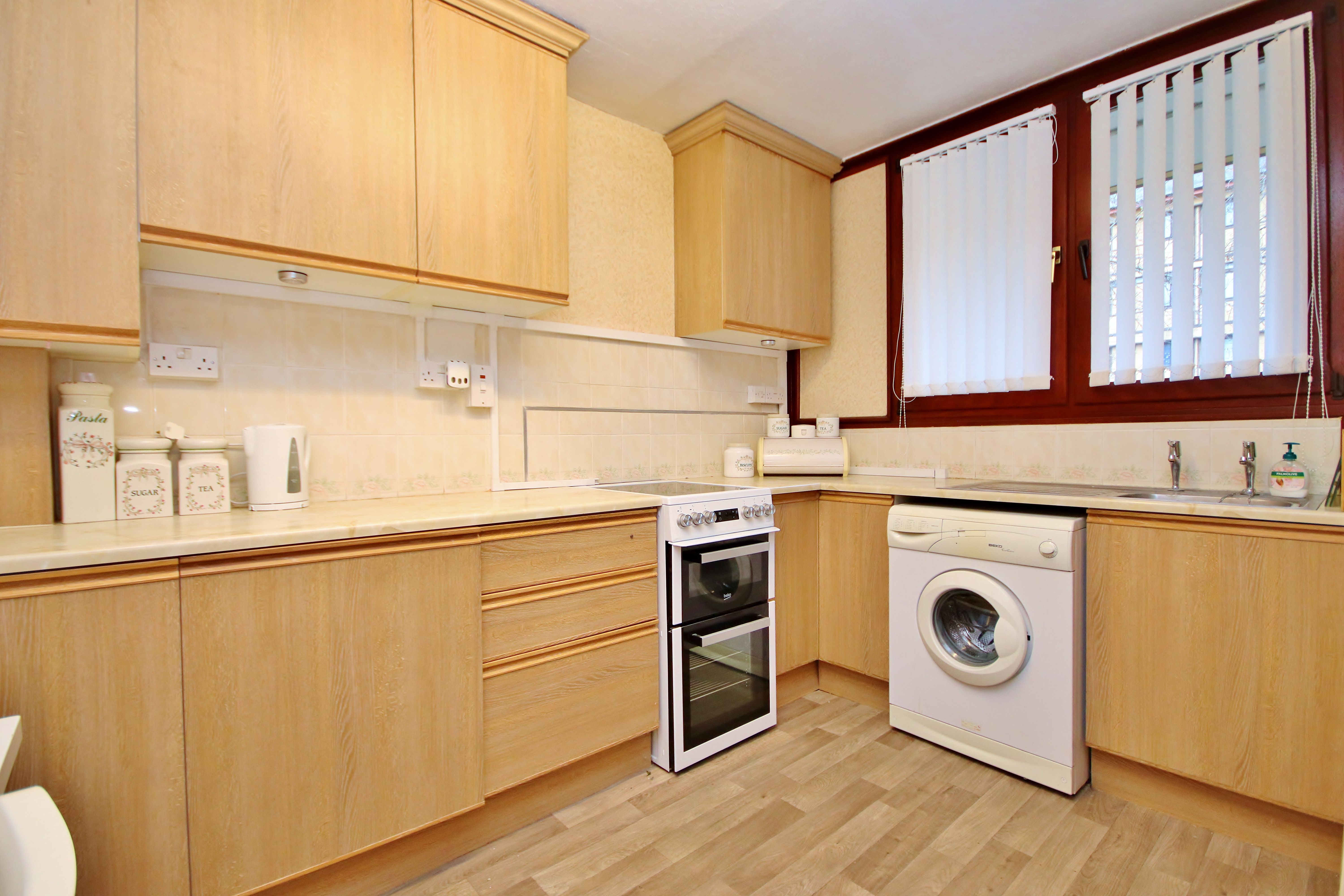 3 bed for sale in Salford House, London  - Property Image 6