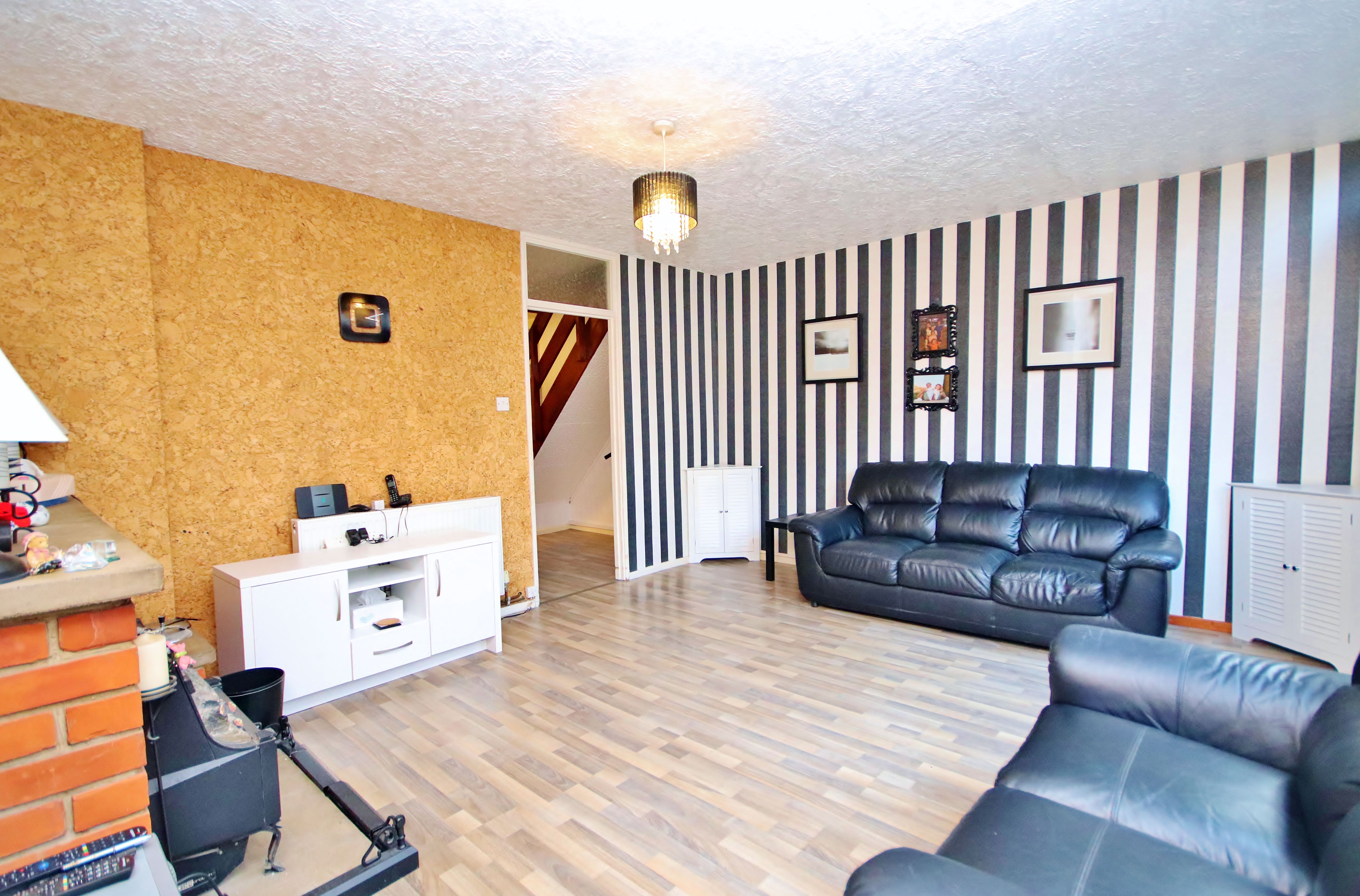 3 bed for sale in Salford House, London  - Property Image 2