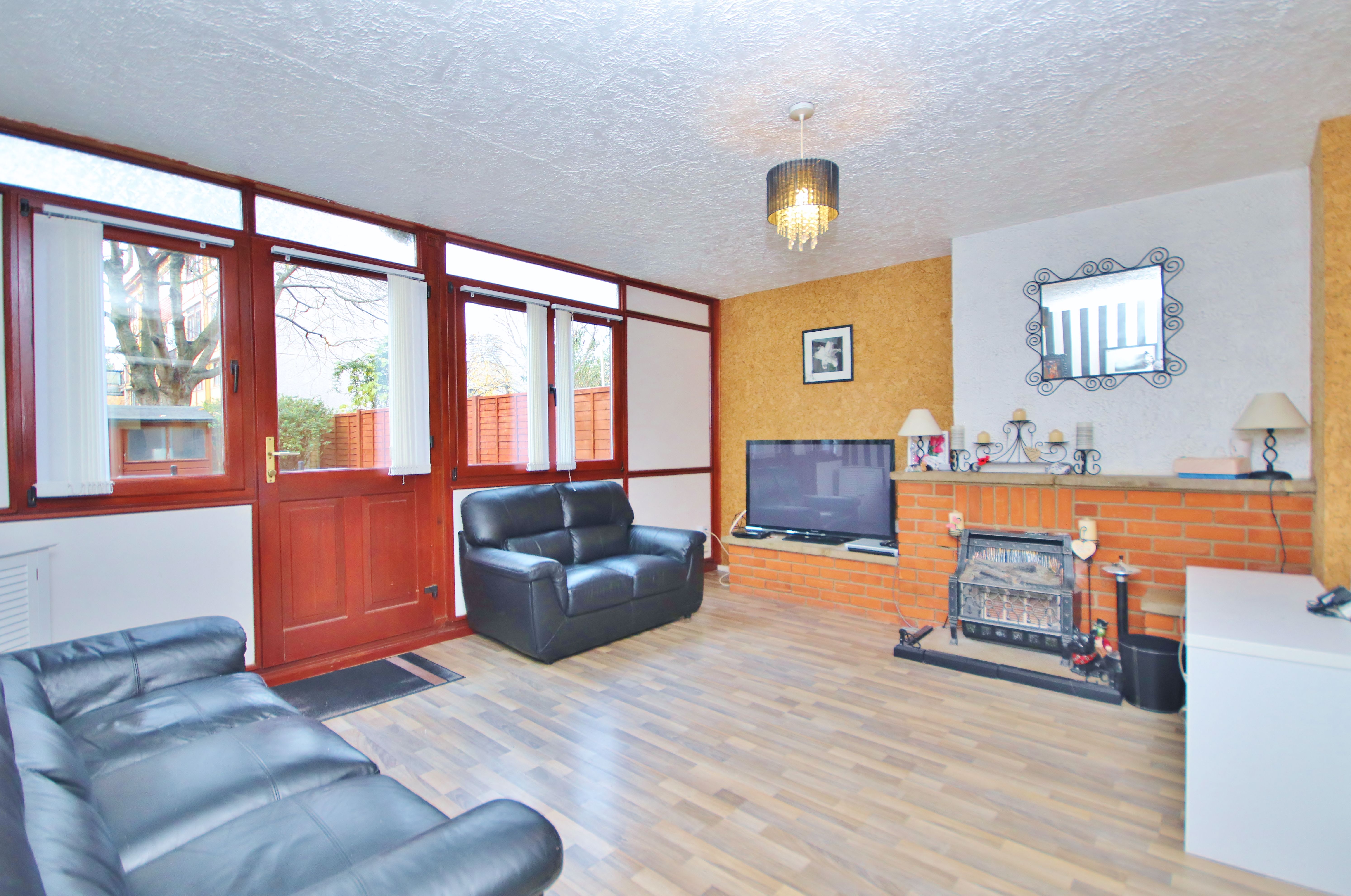 3 bed for sale in Salford House, London  - Property Image 3