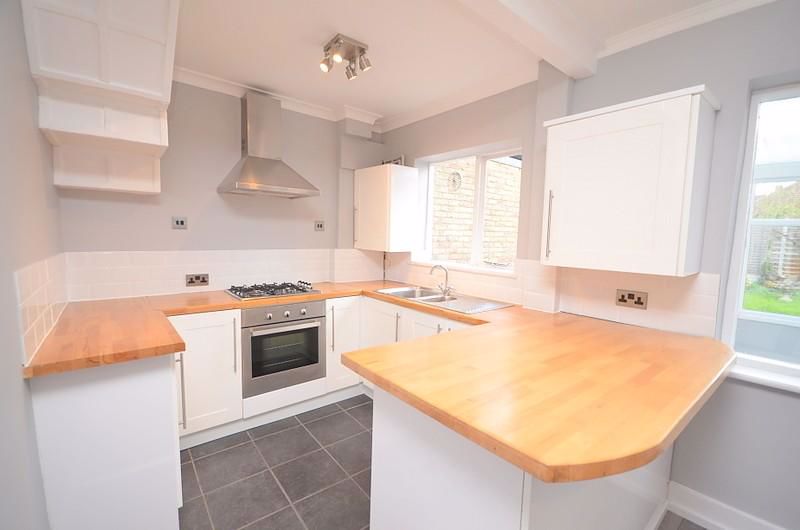 3 bed house to rent in Moor Lane, Upminster, RM14