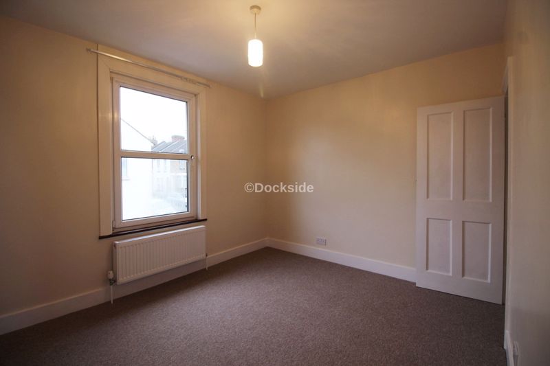 3 bed house to rent in Palmerston Road, Chatham 2