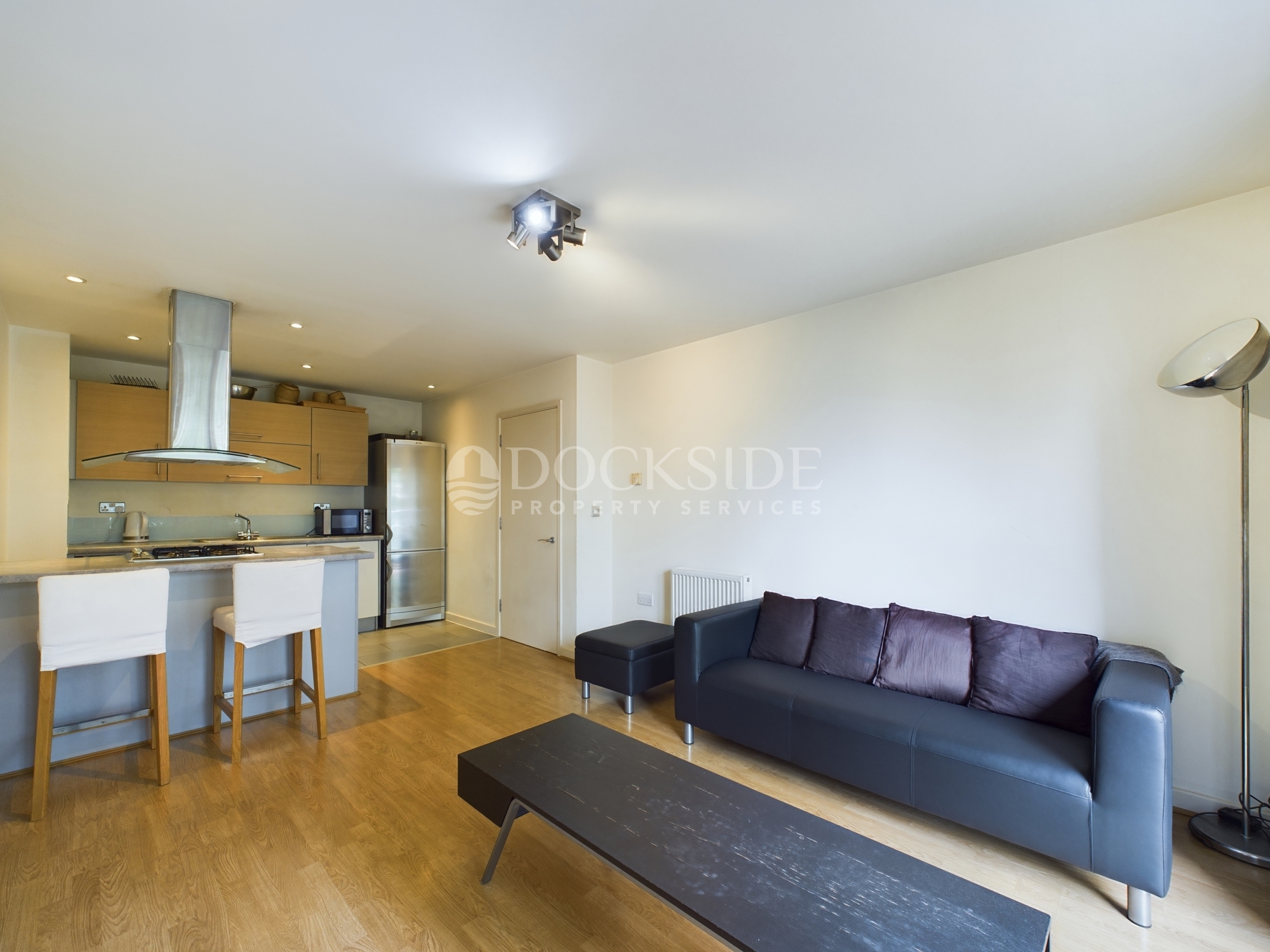2 bed to rent in Commercial Road, London, E14 