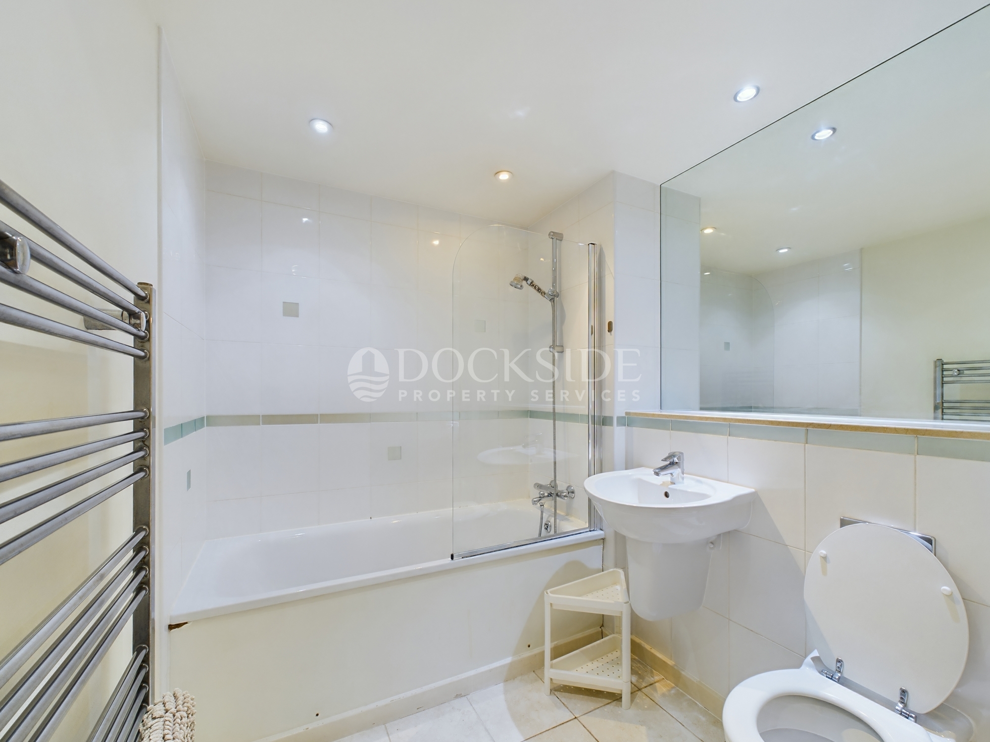 2 bed to rent in Commercial Road, London  - Property Image 5