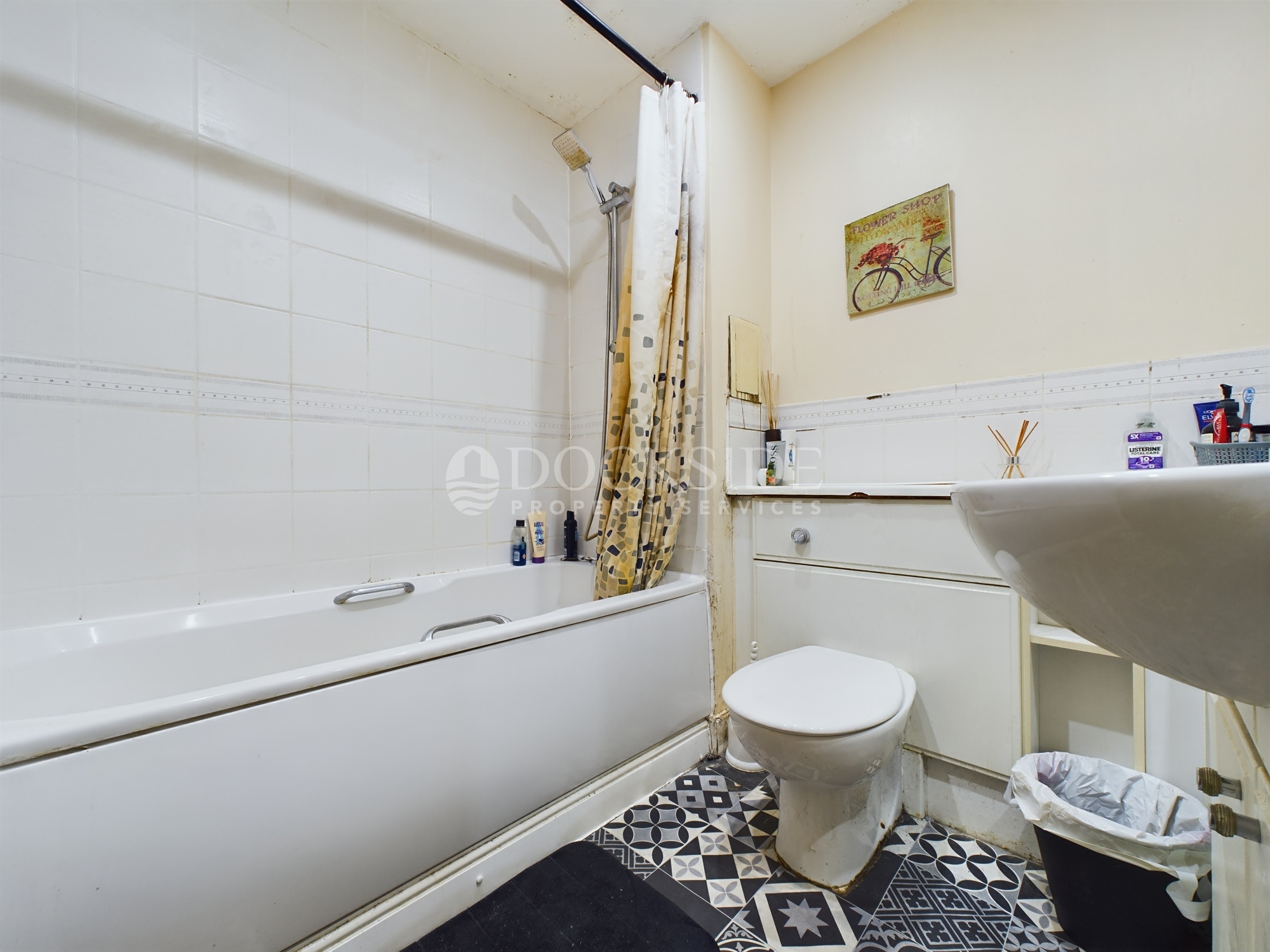 3 bed for sale in Newport Avenue, London 7