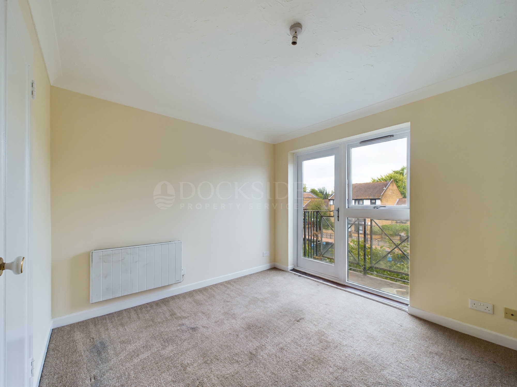 1 bed flat for sale in Whiteadder Way, London 0