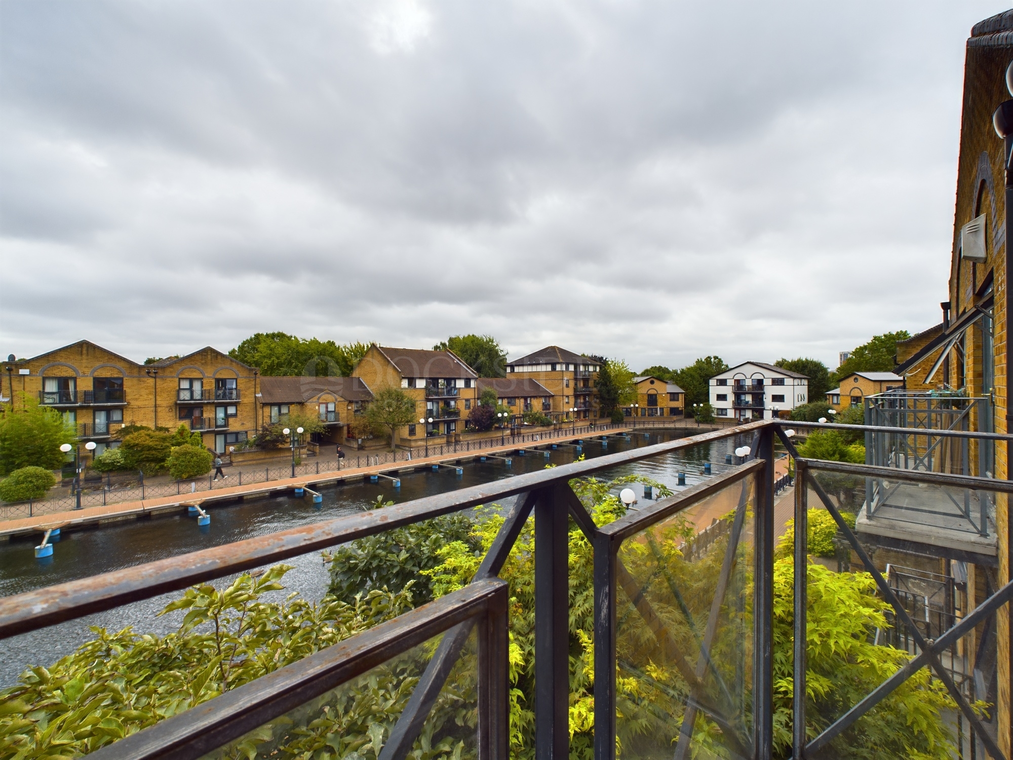 1 bed flat for sale in Whiteadder Way, London 8