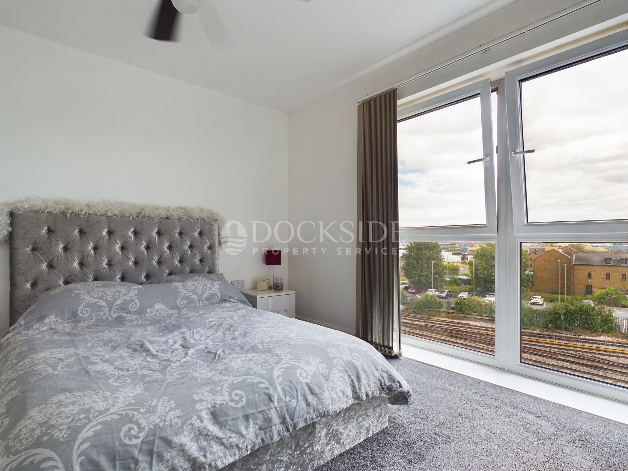 2 bed for sale in Station Road, Rochester 3