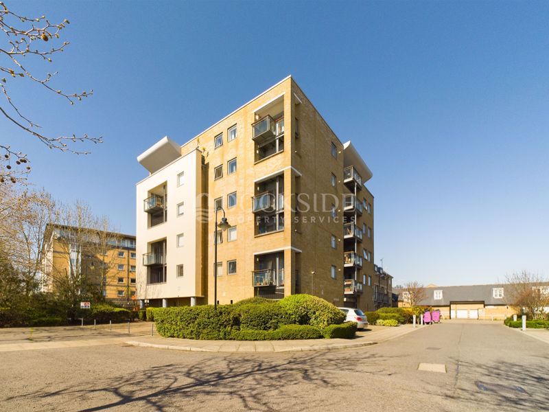 2 bed for sale in Hudson Court, London, E14 