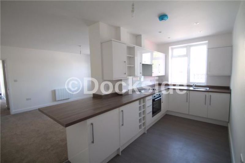 2 bed to rent in Station Road, Rainham  - Property Image 4
