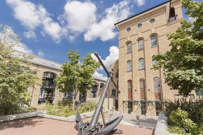1 bed flat for sale in Taffrail House, London, E14 