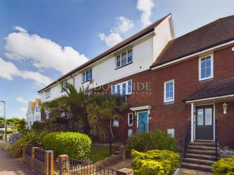 3 bed house to rent in Waterside Lane, Gillingham, ME7 