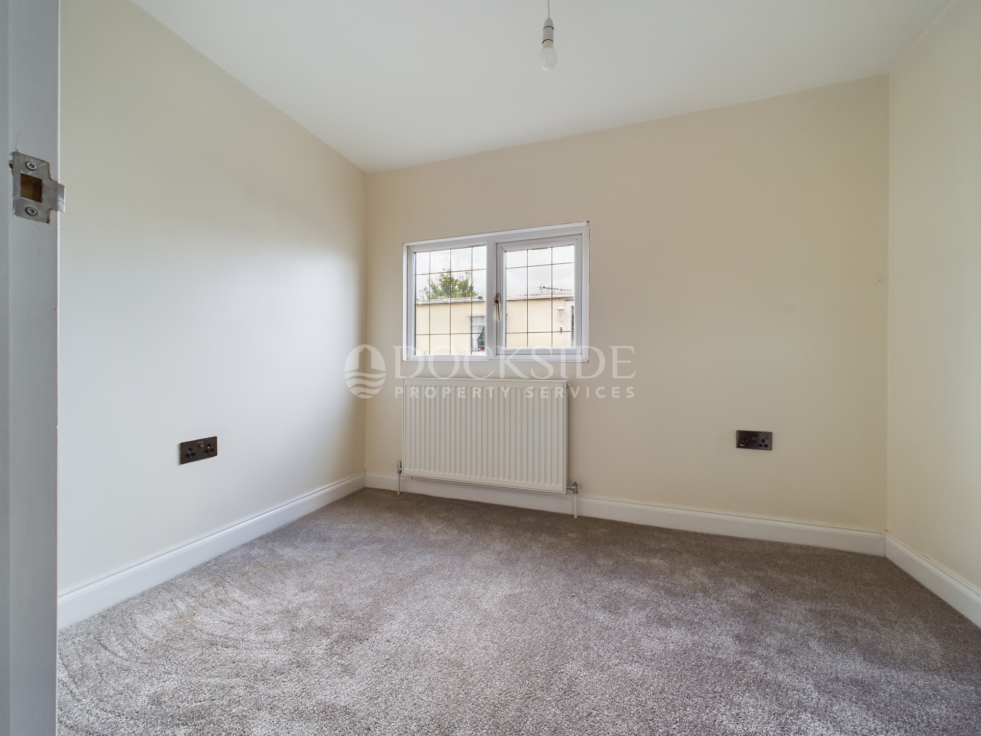 2 bed park home for sale in Kingsmead Park, Rochester 11