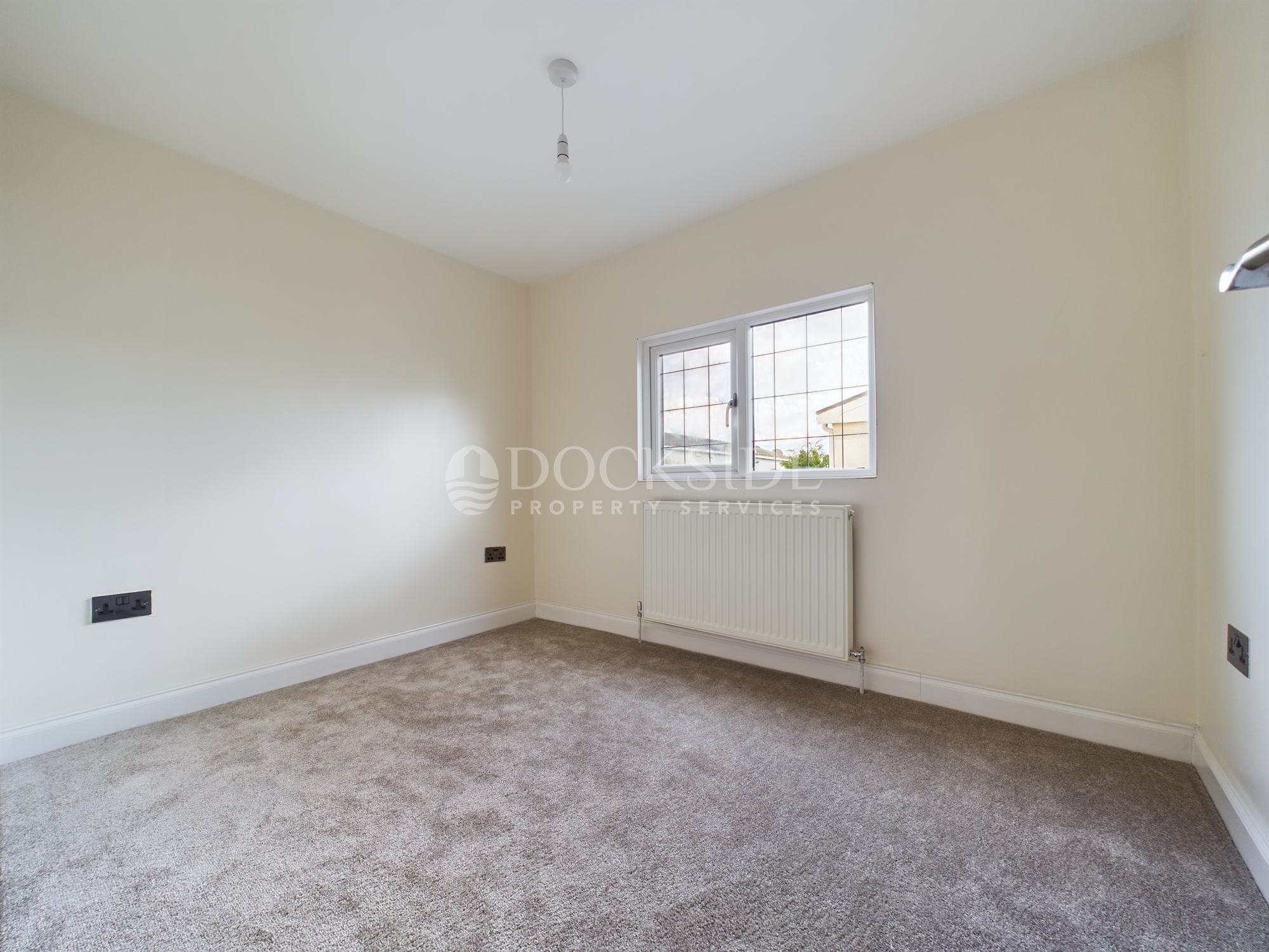 2 bed park home for sale in Kingsmead Park, Rochester 13