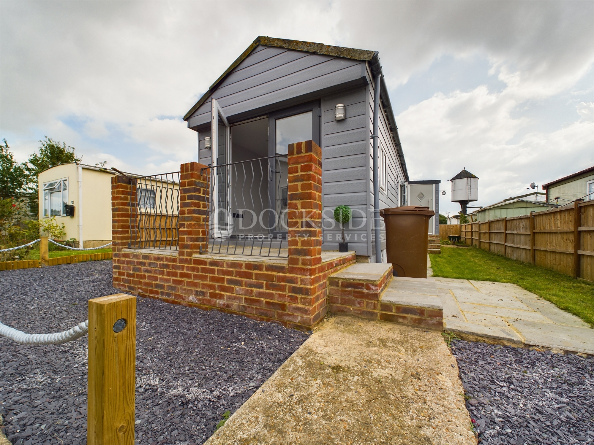 2 bed park home for sale in Kingsmead Park, Rochester - Property Image 1