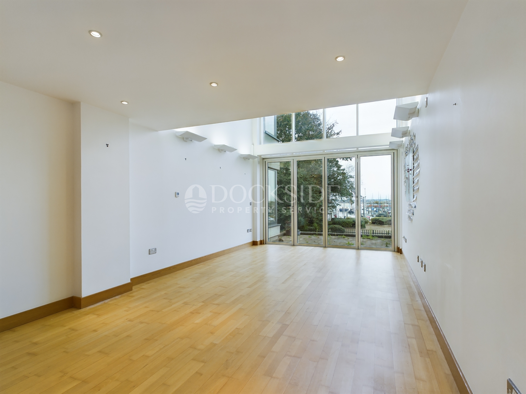 4 bed to rent in Pier Road, Gillingham - Property Image 1