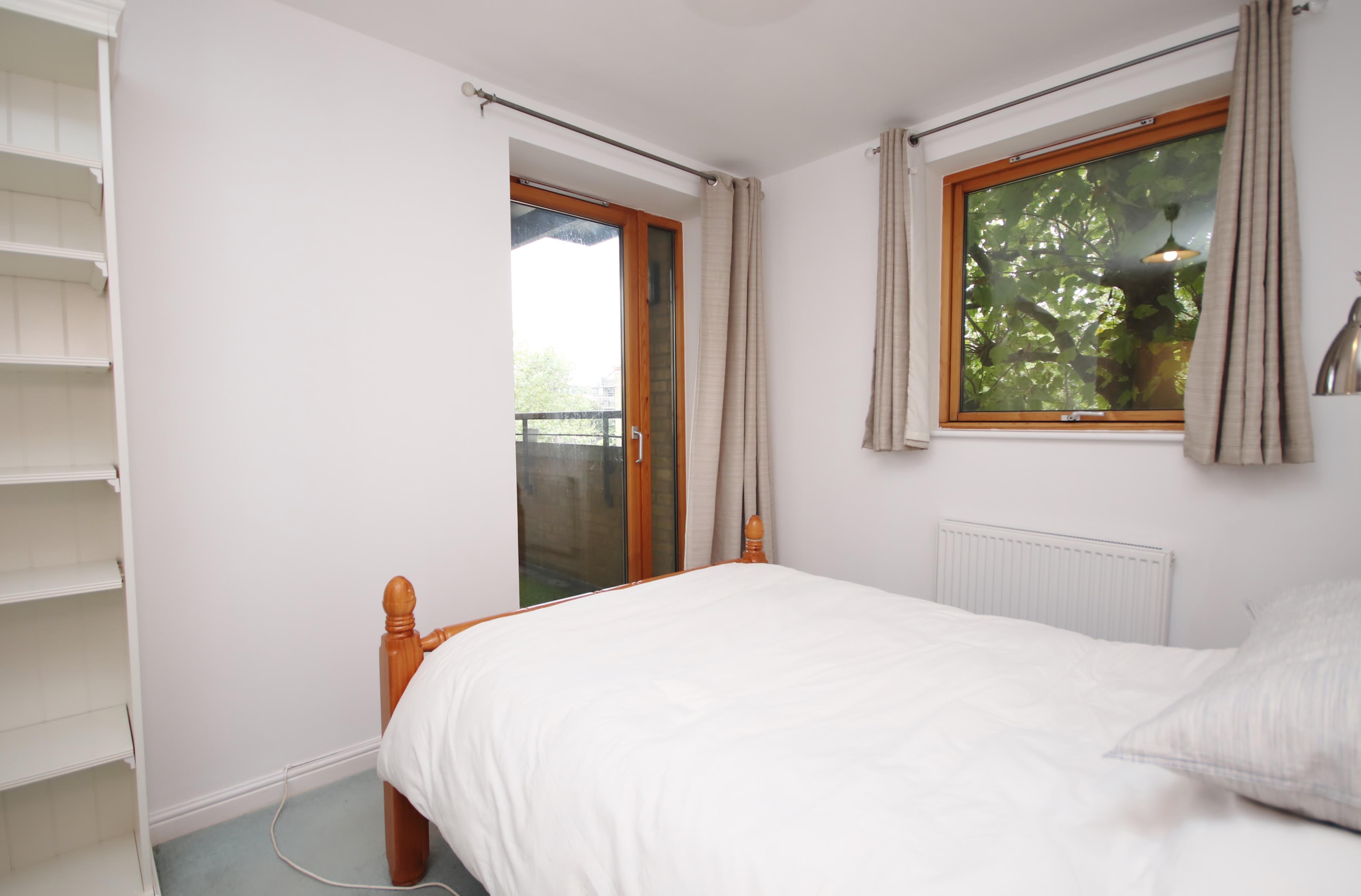 2 bed flat to rent in Amundsen Court, London 4