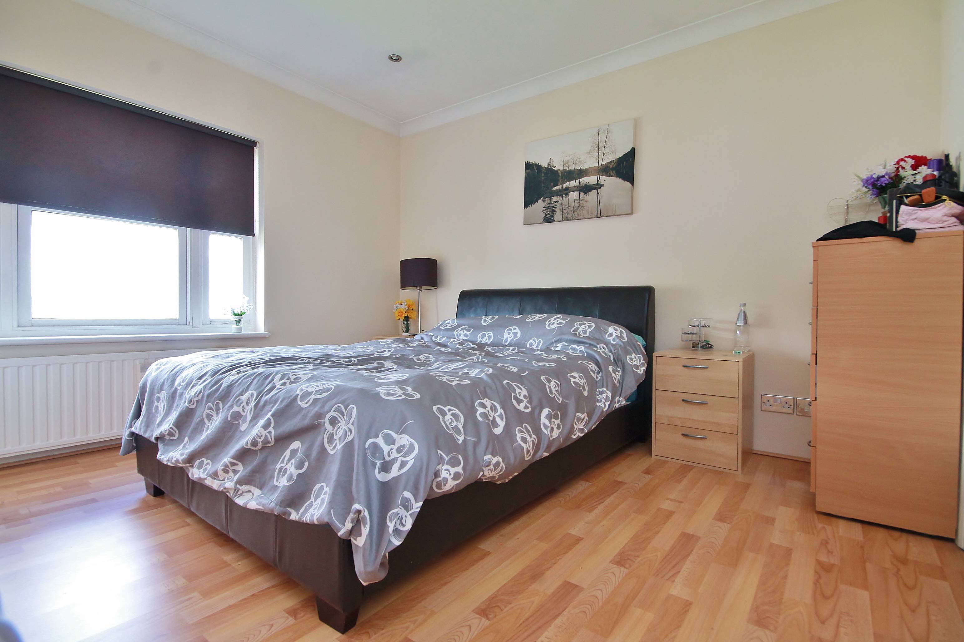 2 bed flat for sale in Barge House Road, London  - Property Image 5