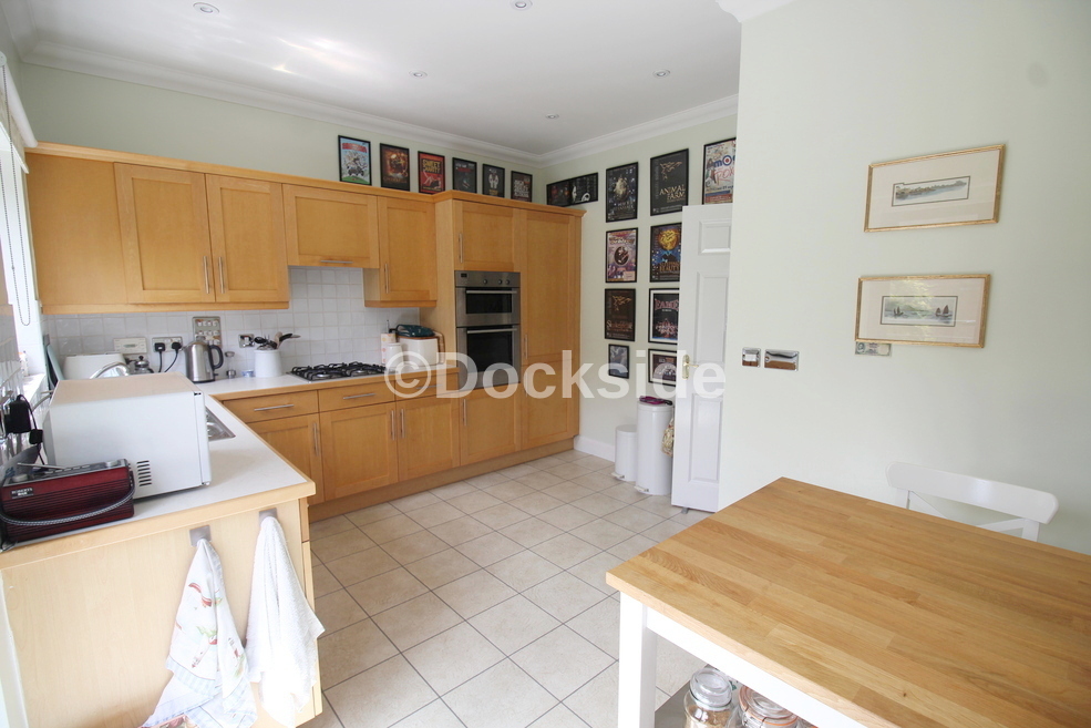 4 bed house to rent in Marc Brunel Way, Chatham  - Property Image 4
