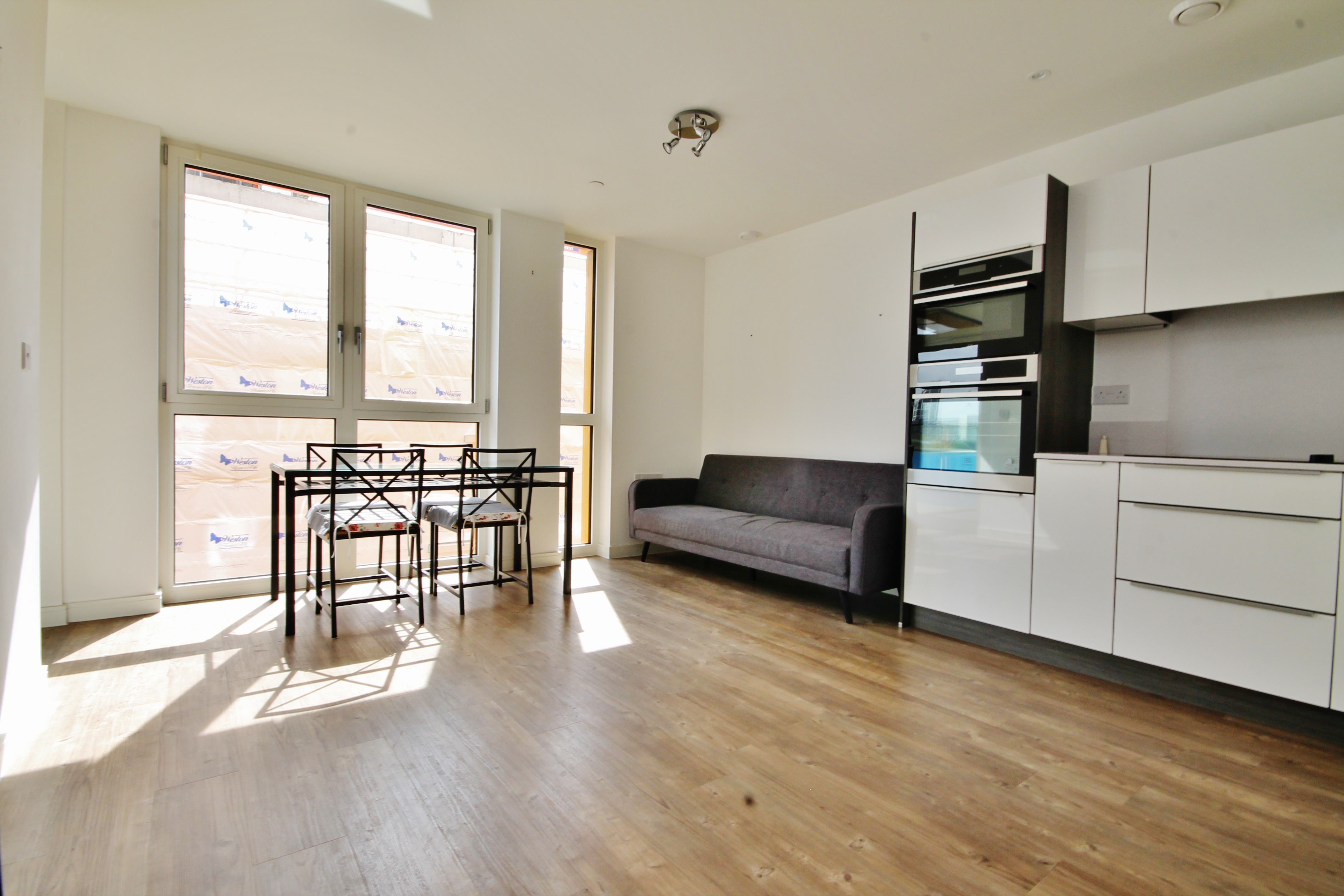 1 bed to rent in Loop Court, London 6