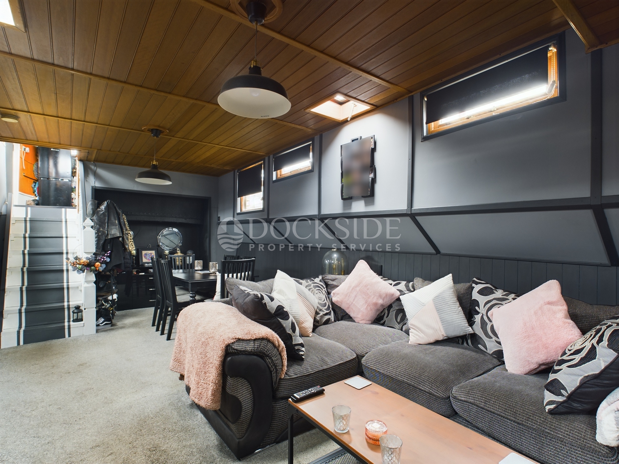 2 bed house boat for sale in Knight Road, Rochester  - Property Image 2
