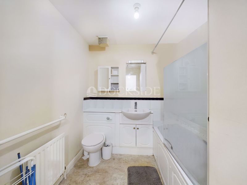 2 bed for sale in Hudson Court, London 7