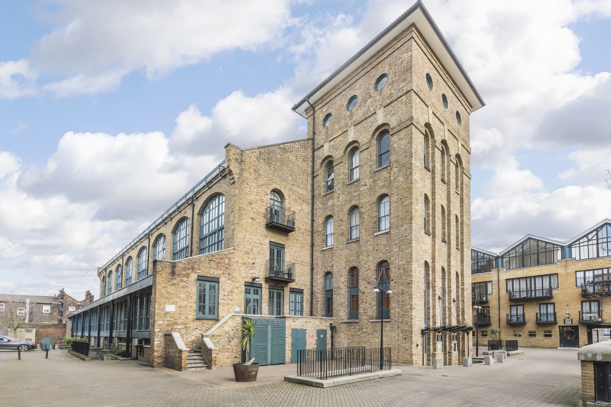 1 bed flat for sale in Burrells Wharf Square, London, E14 