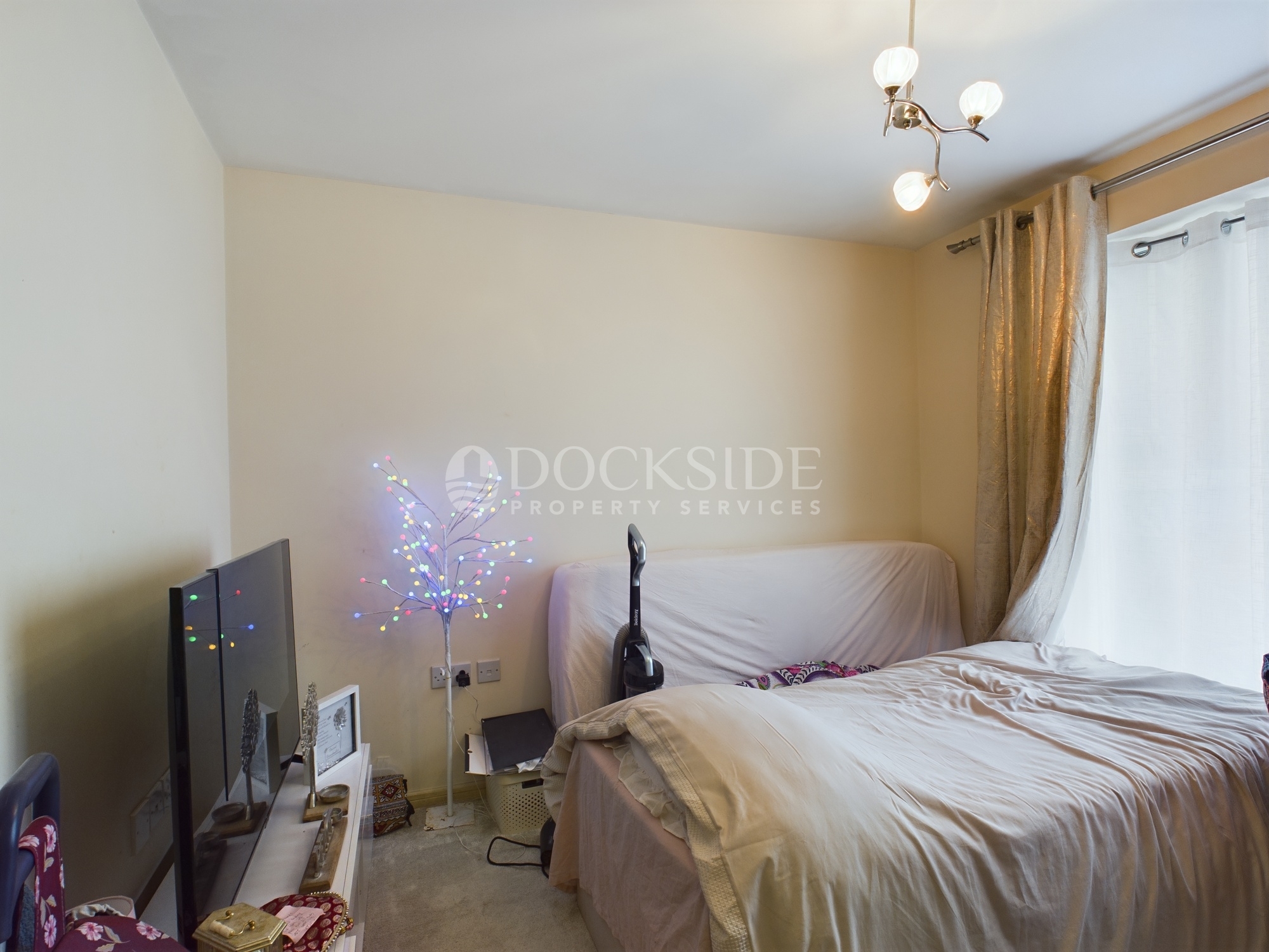 1 bed for sale in Redshank Road, Chatham  - Property Image 8