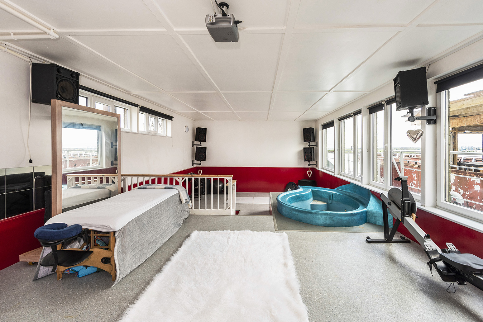 8 bed house boat for sale in Vicarage Lane, Rochester 25