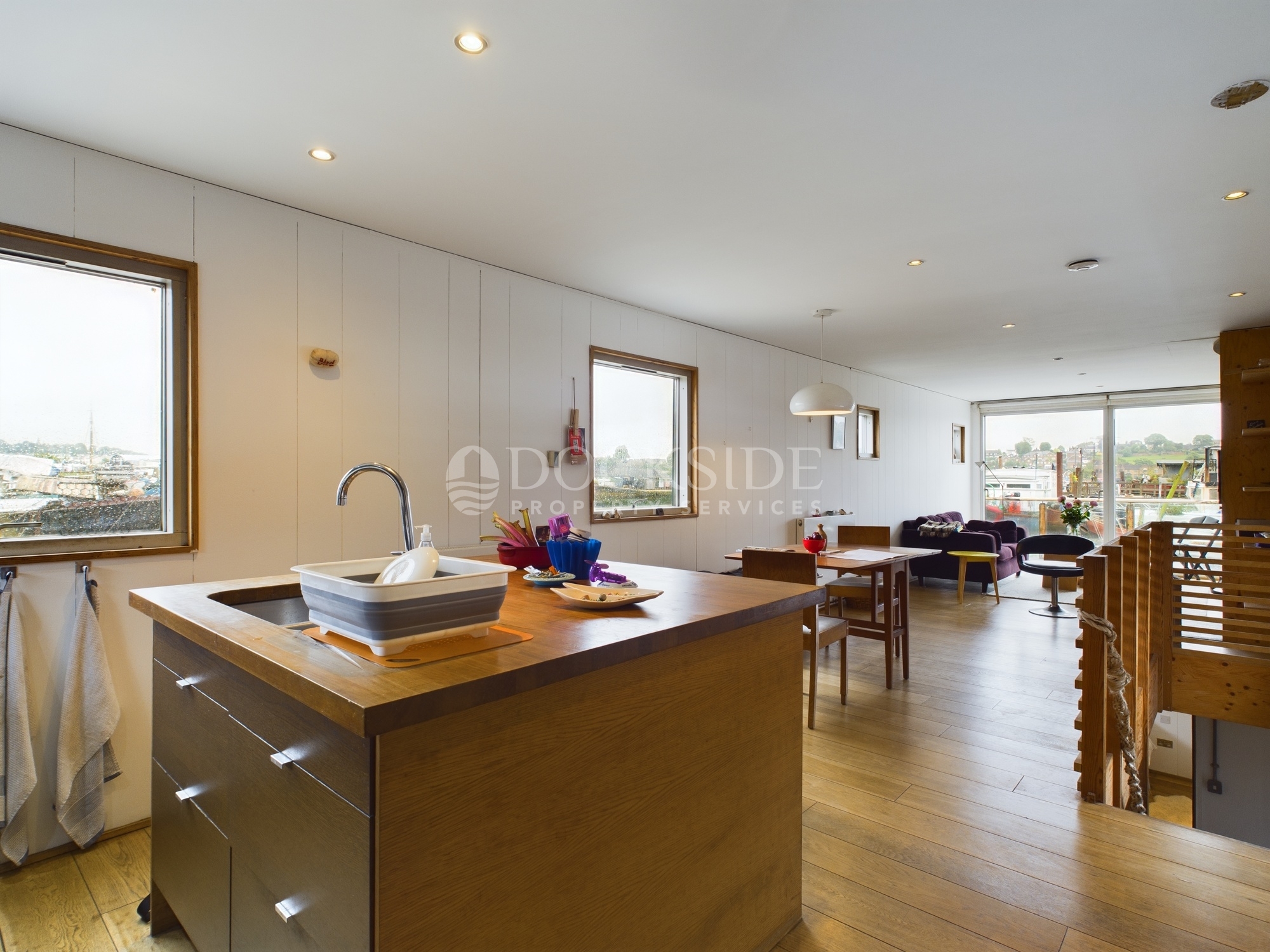 2 bed house boat for sale in Knight Road, Rochester  - Property Image 6